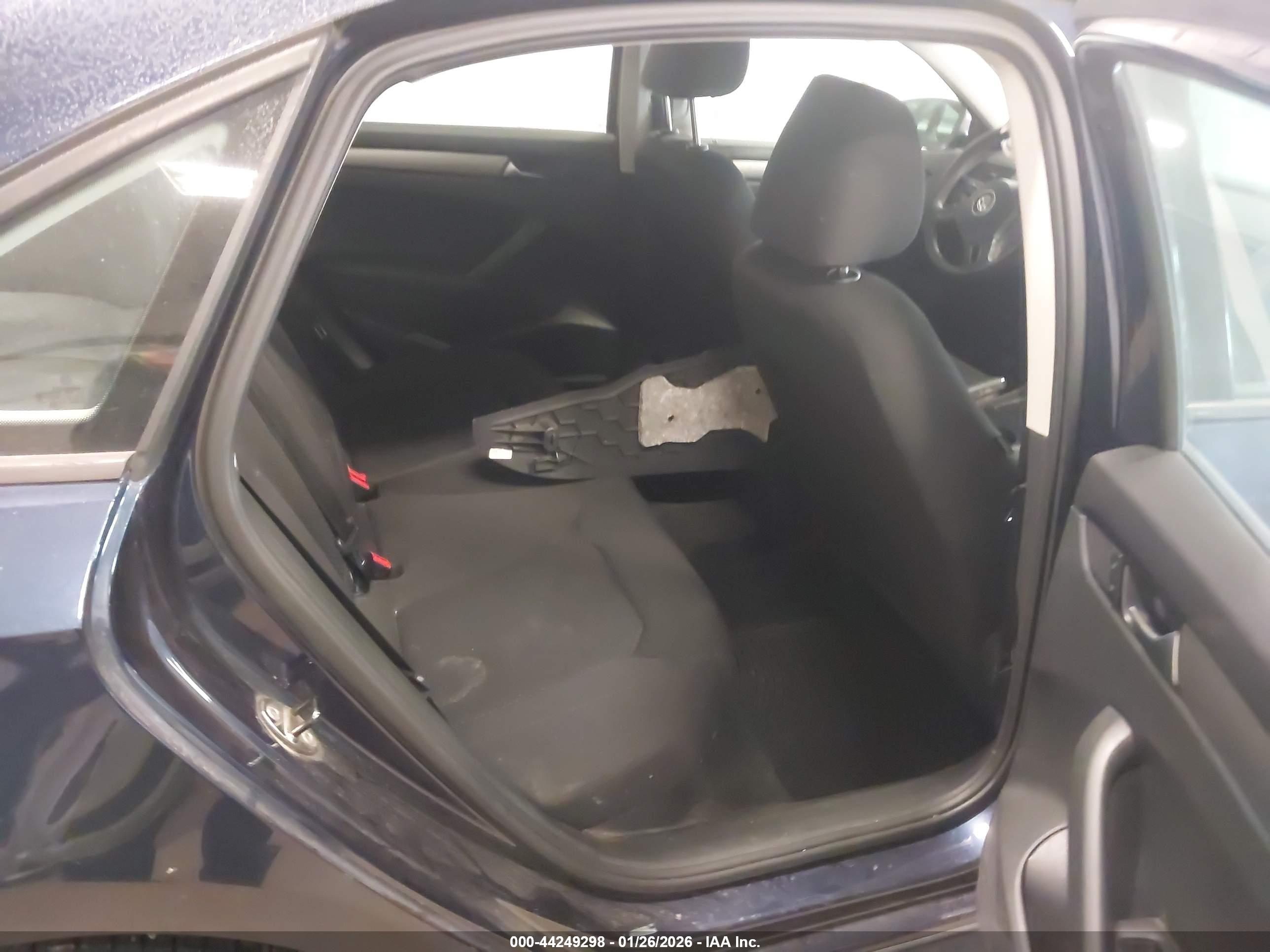 VOLKSWAGEN PASSAT image 8