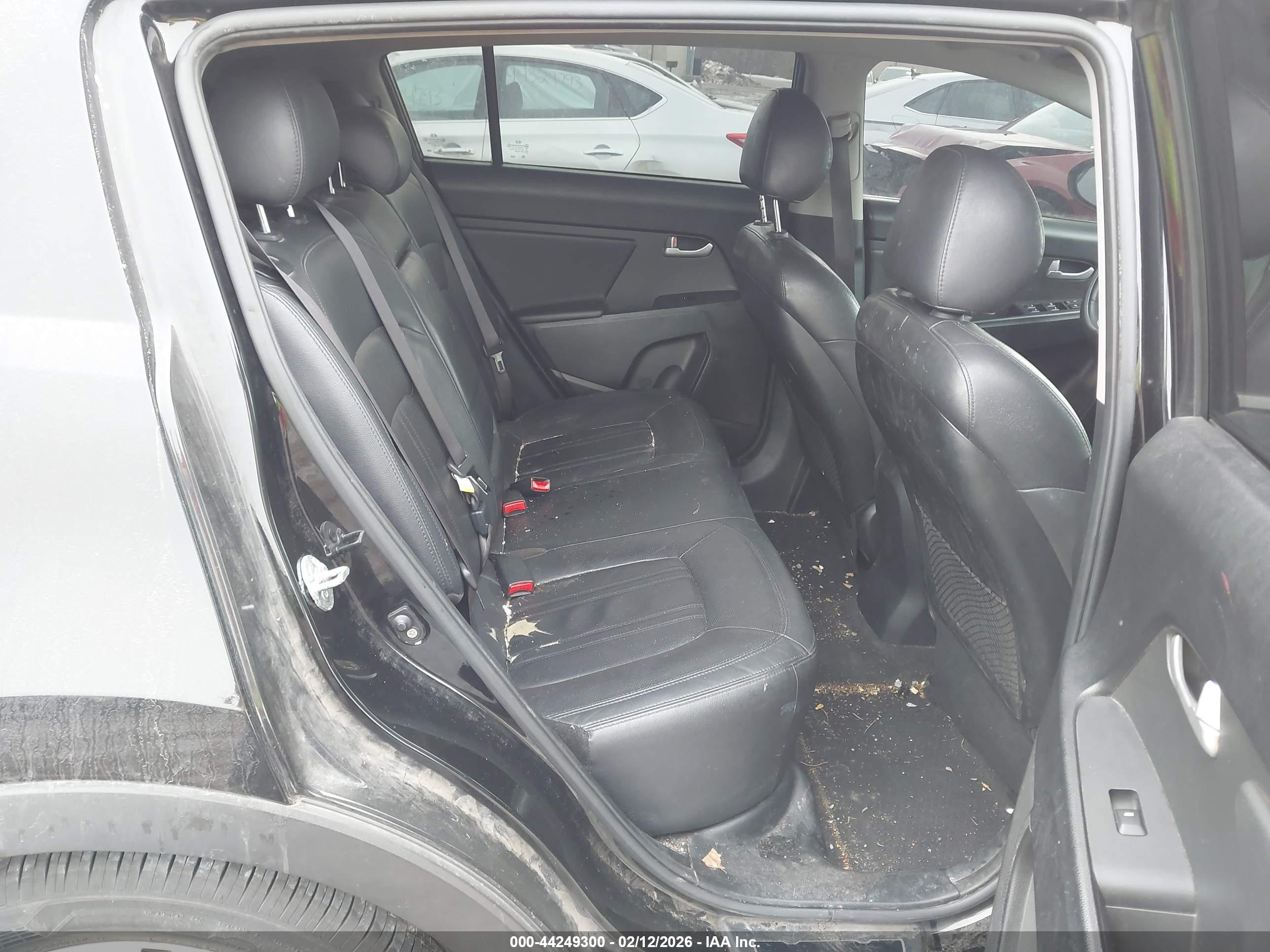KIA SPORTAGE image 8