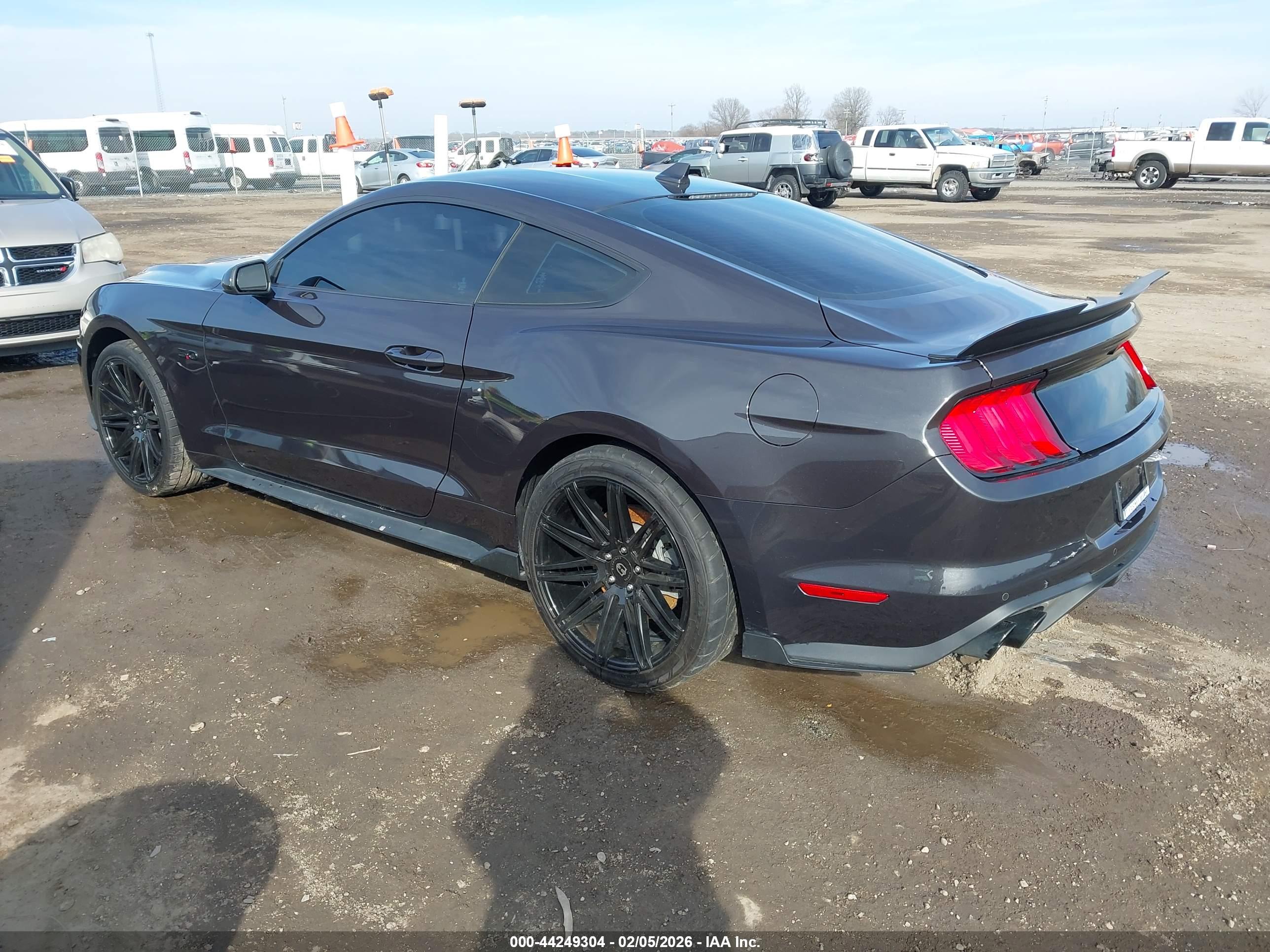 FORD MUSTANG image 3