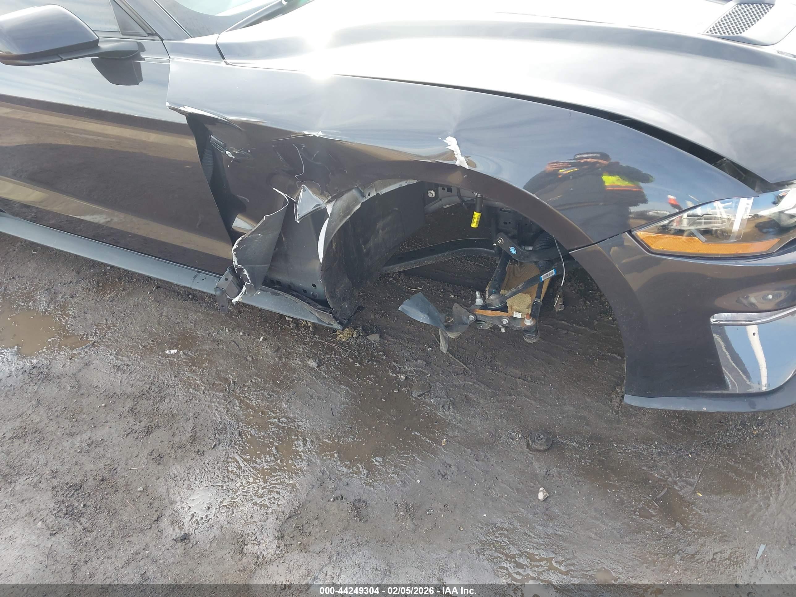 FORD MUSTANG image 6