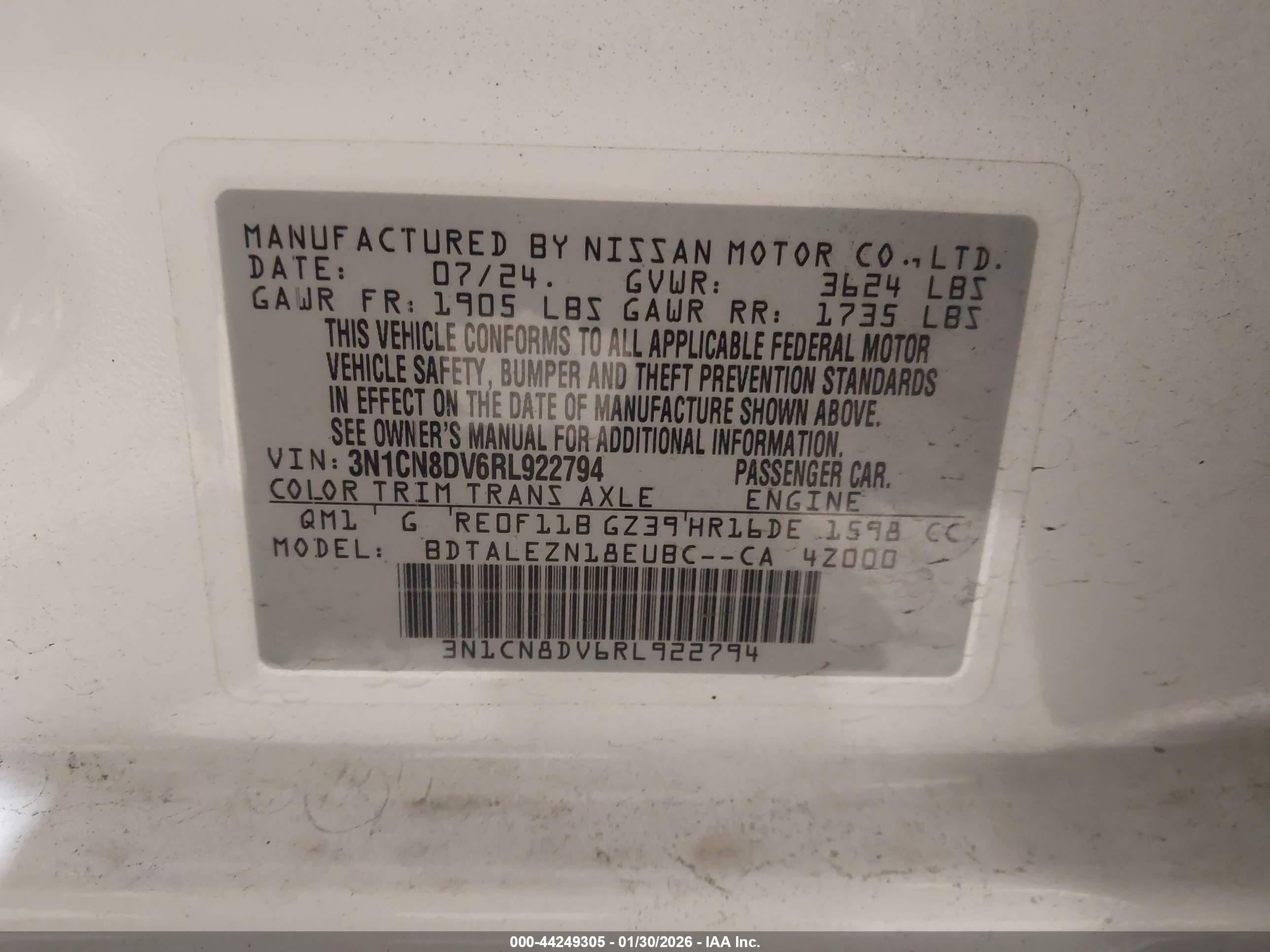 NISSAN VERSA image 9