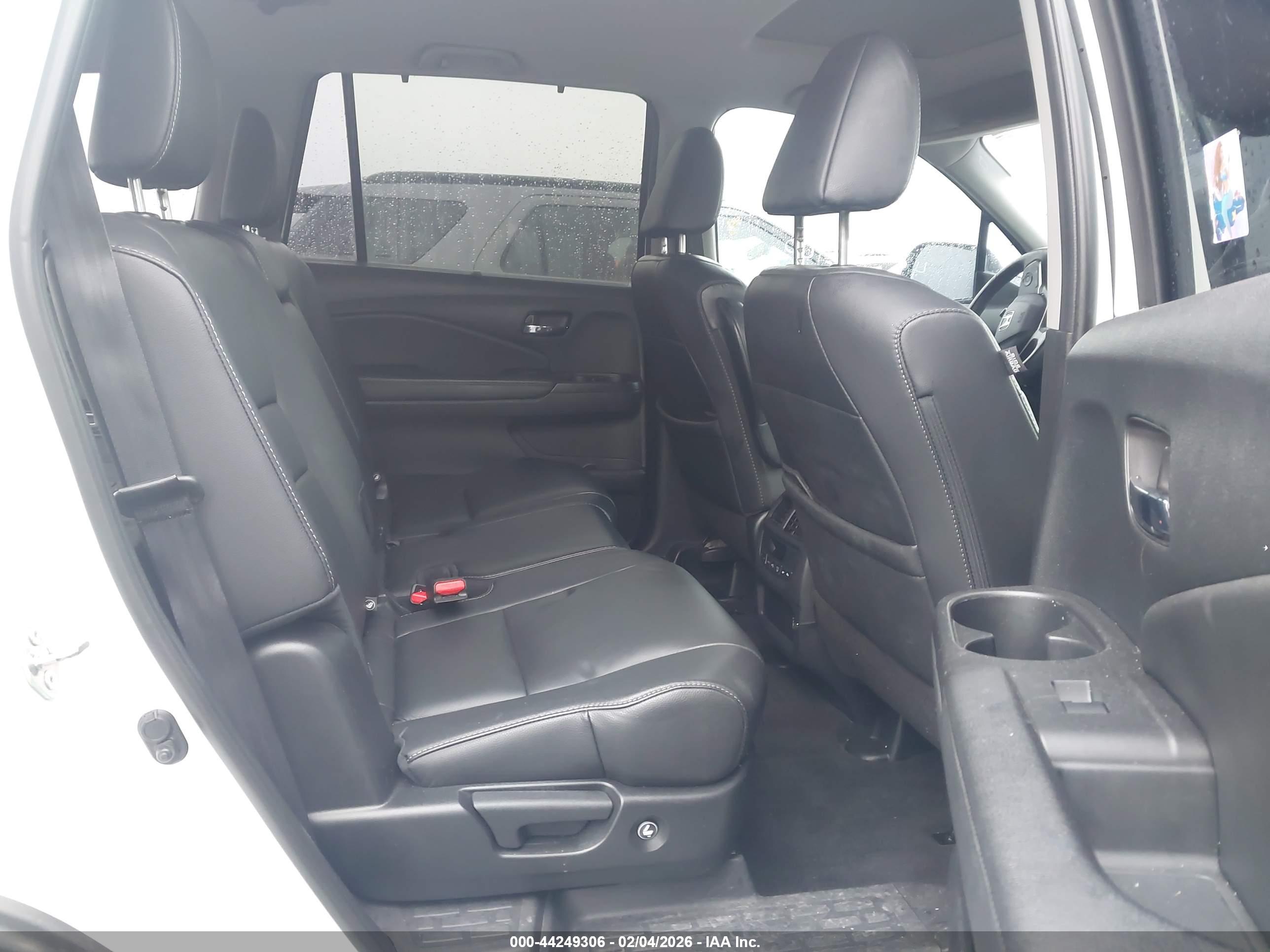 HONDA PILOT image 8