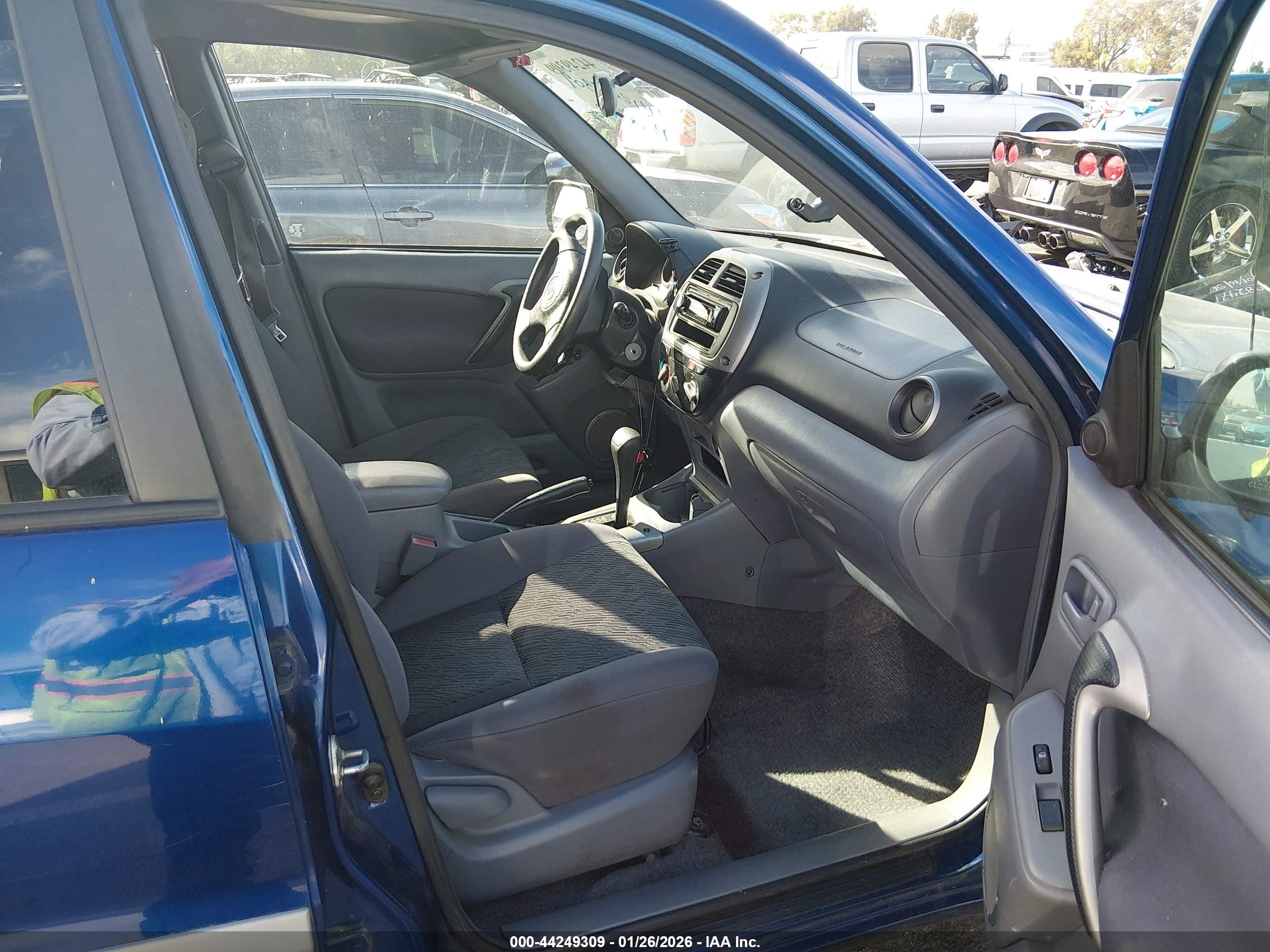 TOYOTA RAV4 image 5