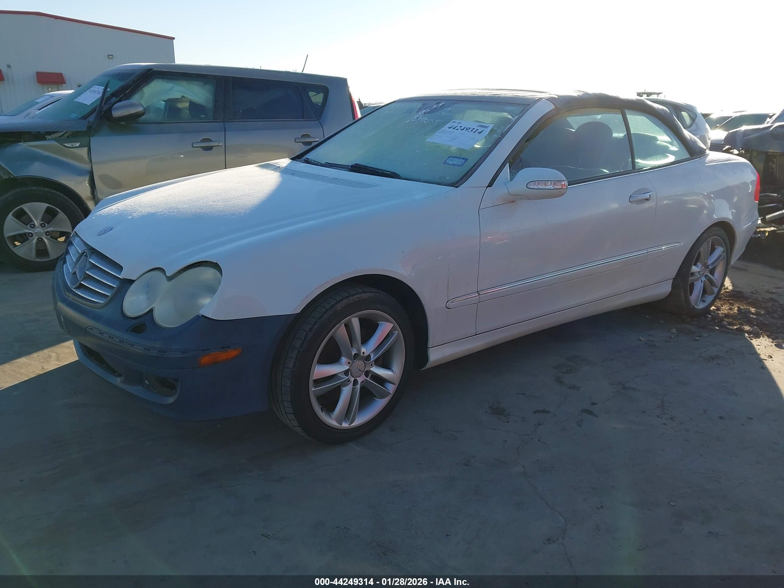 MERCEDES-BENZ CLK image 2
