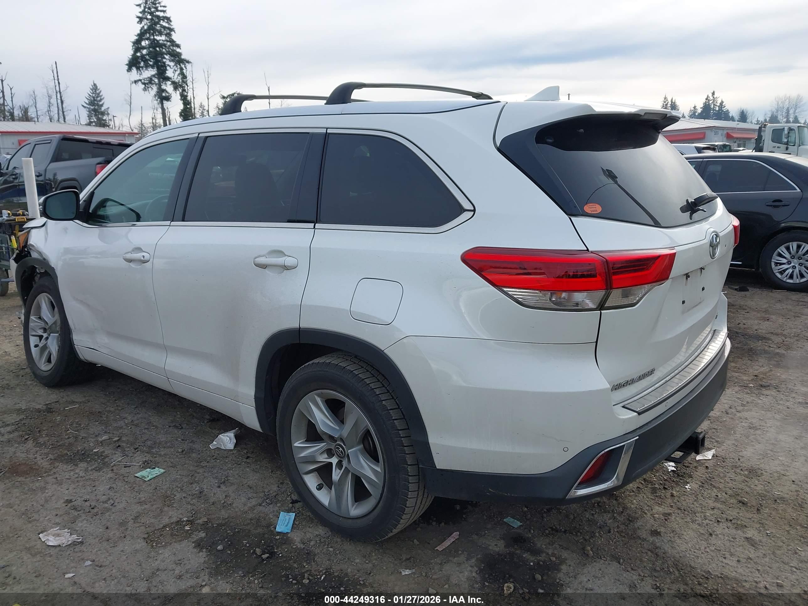 TOYOTA HIGHLANDER image 3