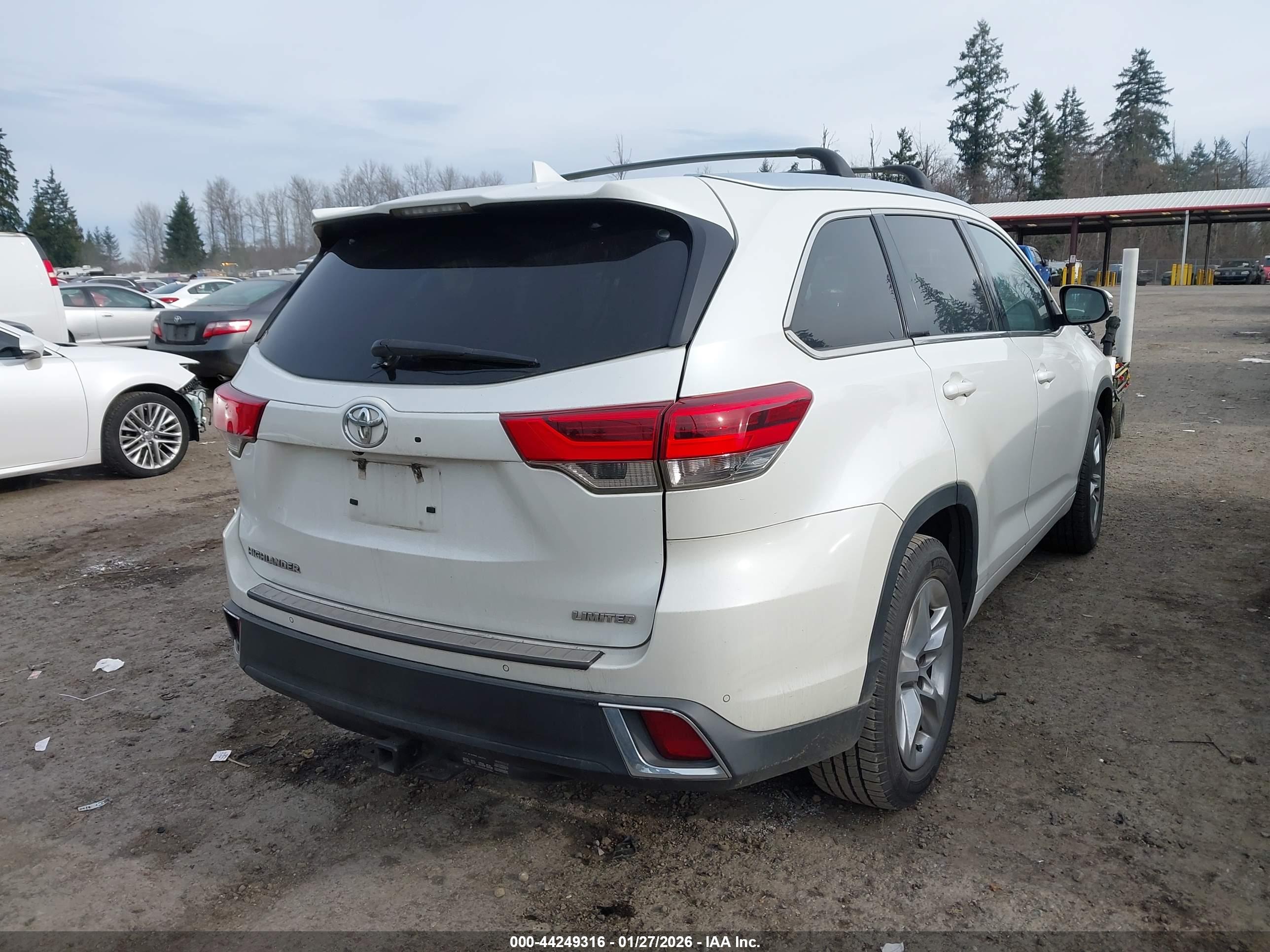 TOYOTA HIGHLANDER image 4