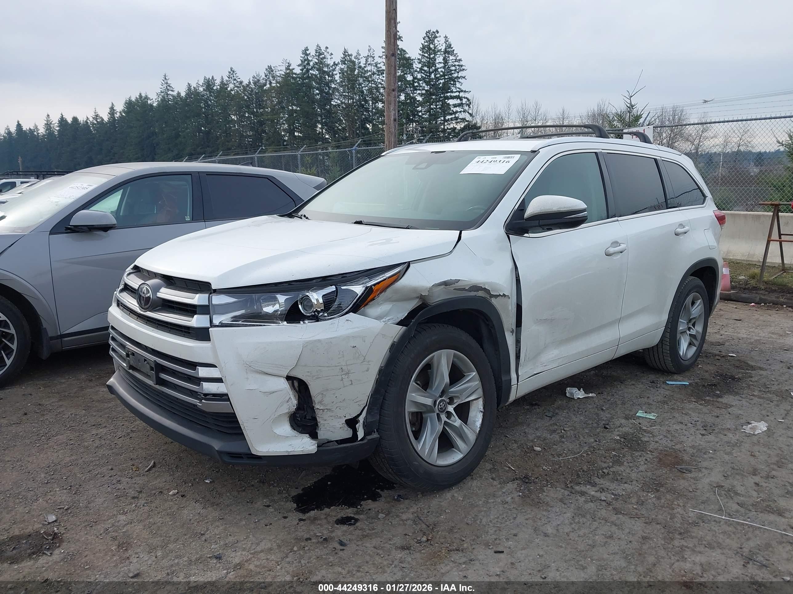 TOYOTA HIGHLANDER image 6