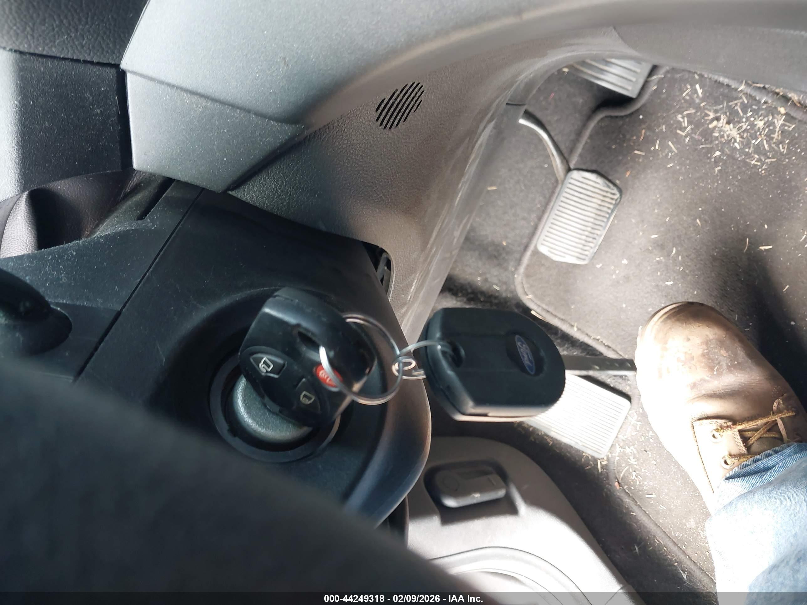 FORD ESCAPE image 11