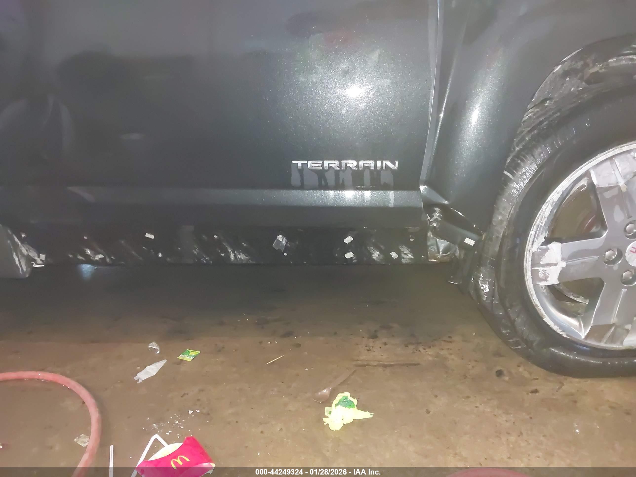 GMC TERRAIN image 6