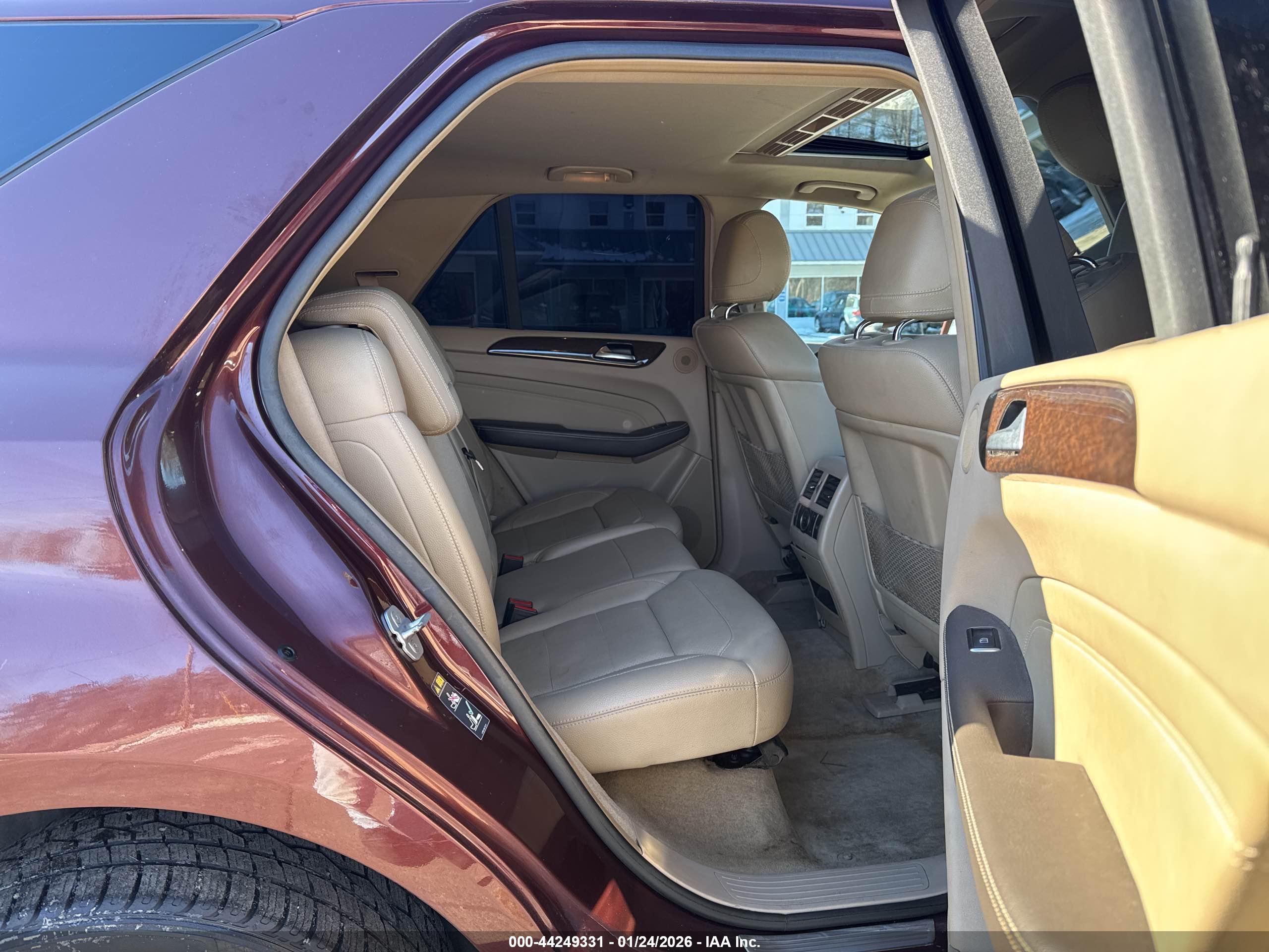 MERCEDES-BENZ ML image 8