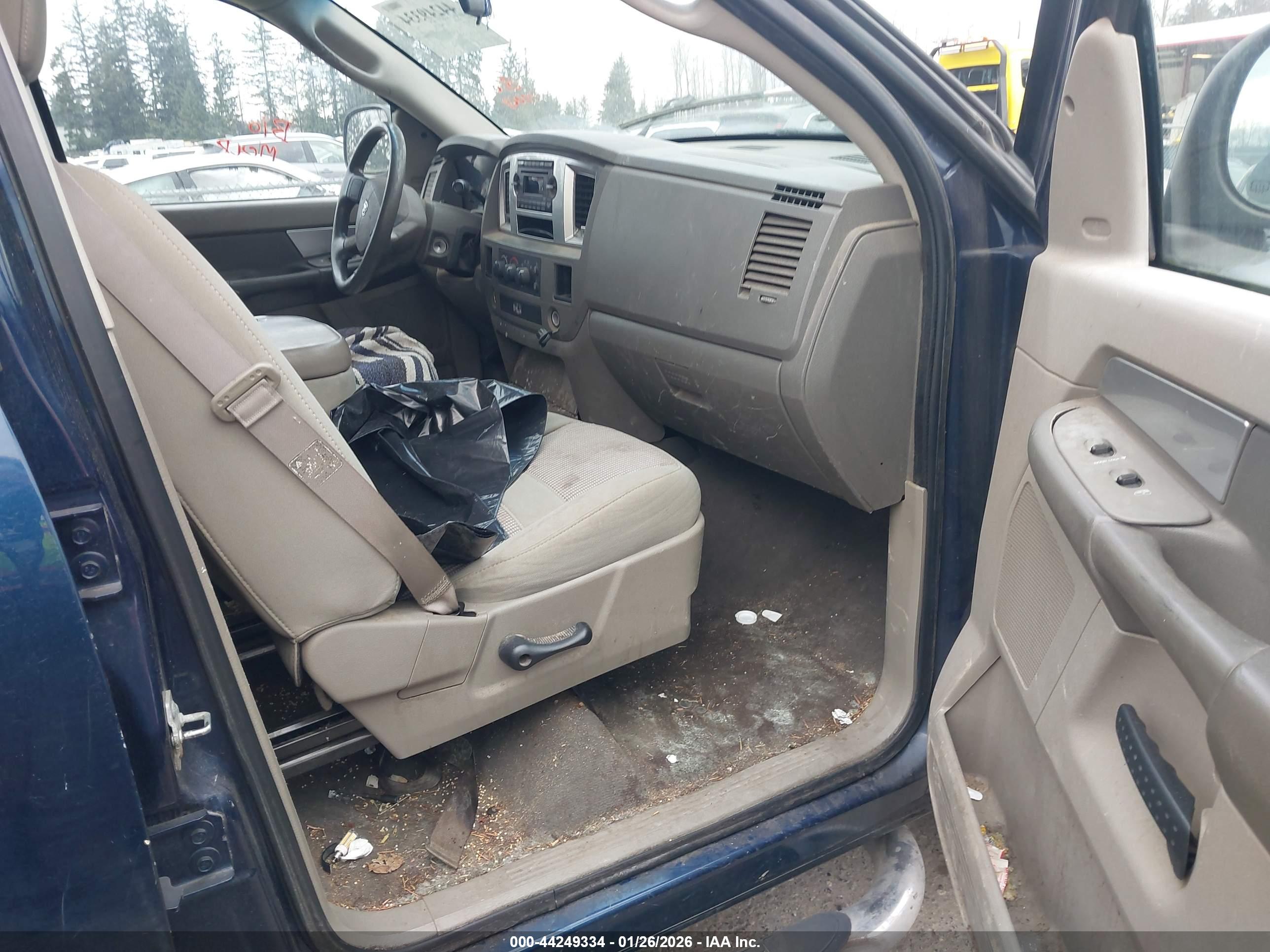 DODGE RAM image 5