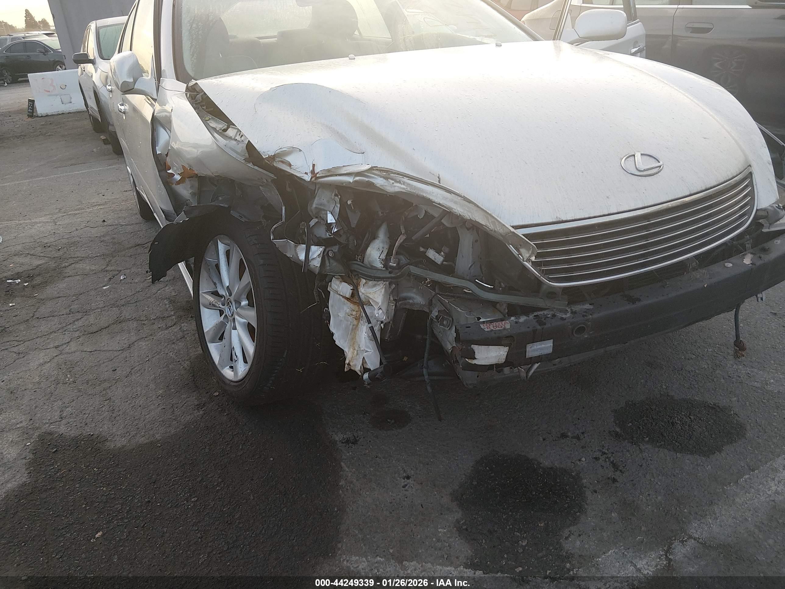 LEXUS ES image 6