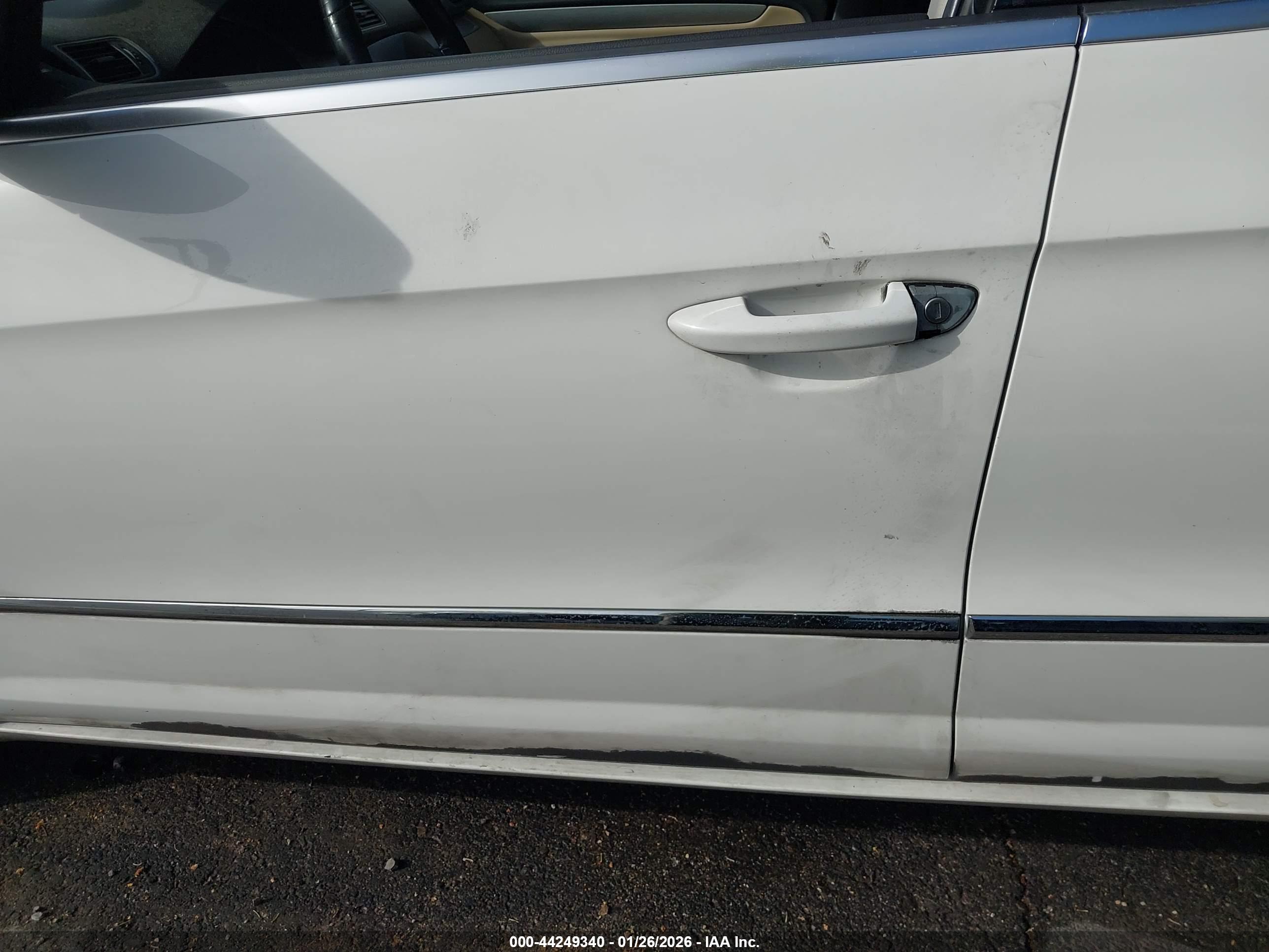 VOLKSWAGEN CC image 6