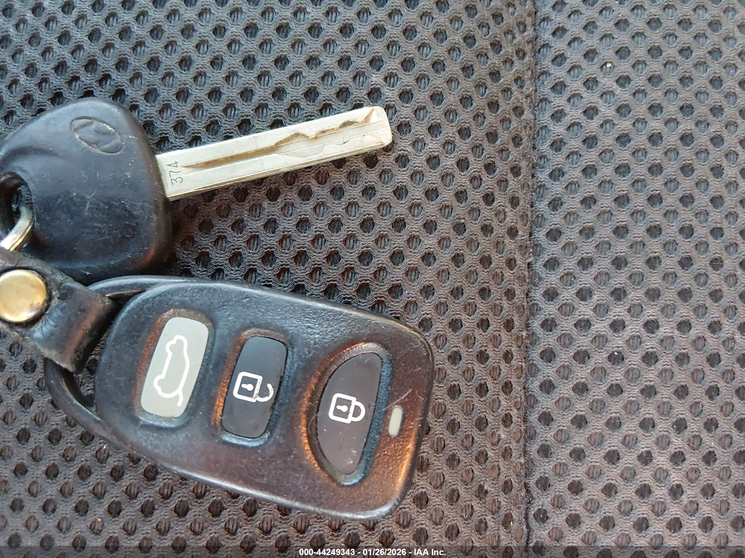 HYUNDAI ELANTRA image 11