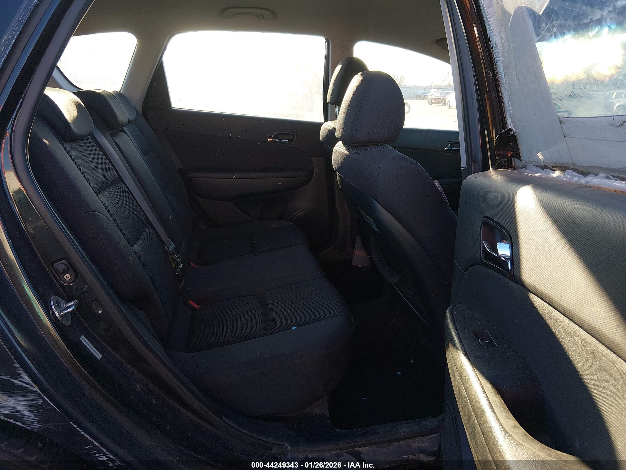 HYUNDAI ELANTRA image 8