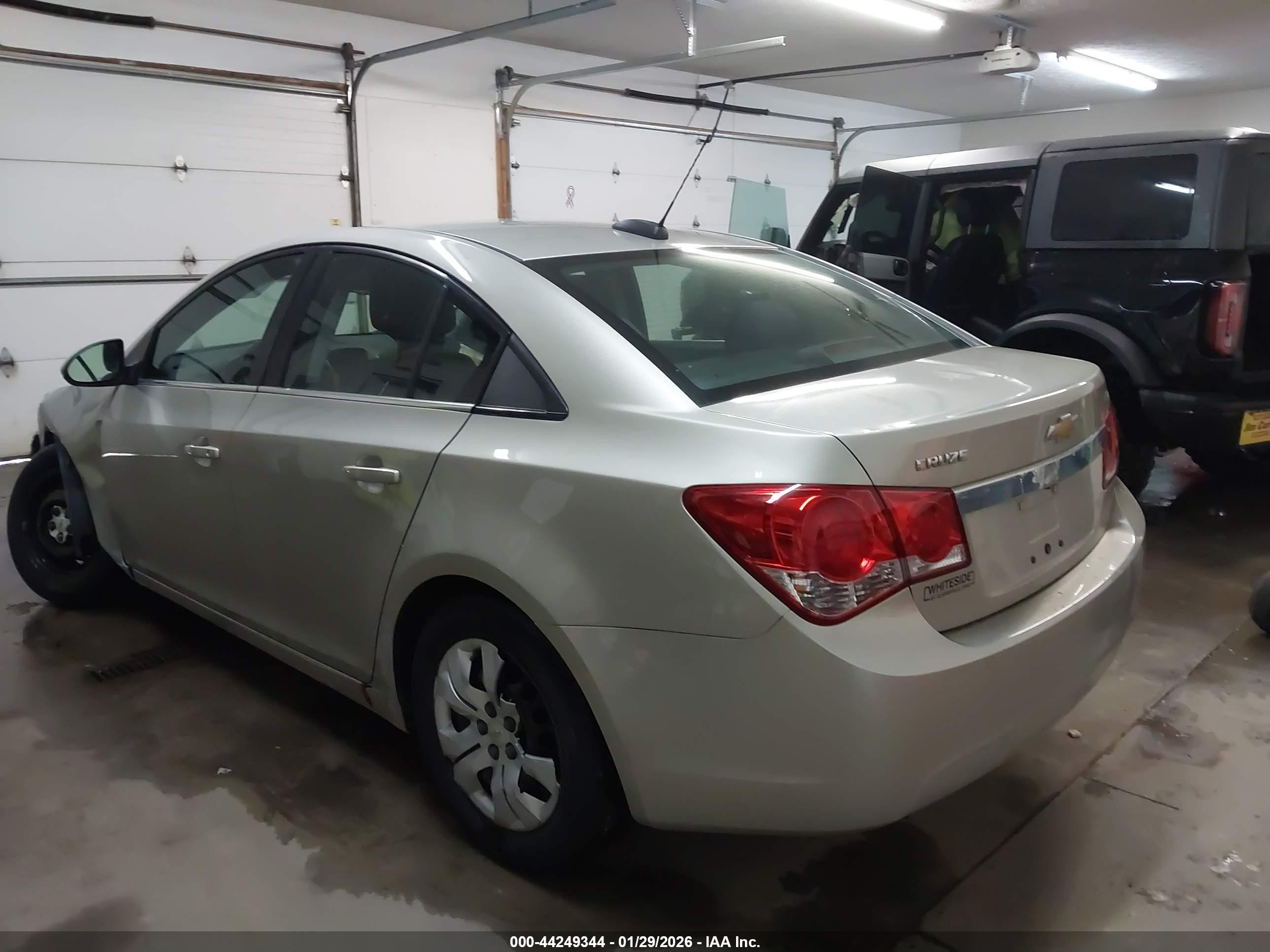 CHEVROLET CRUZE image 3