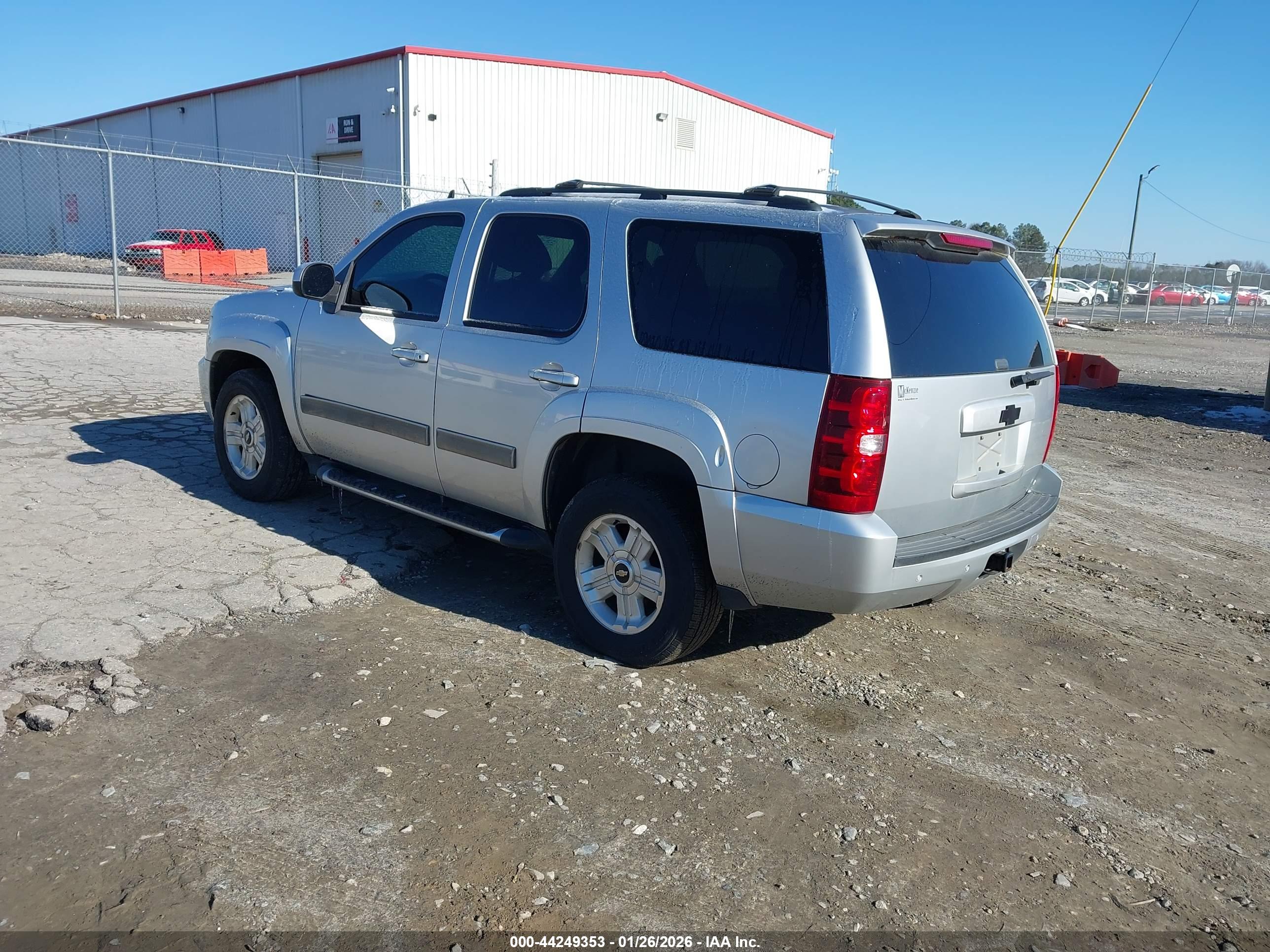 CHEVROLET TAHOE image 3