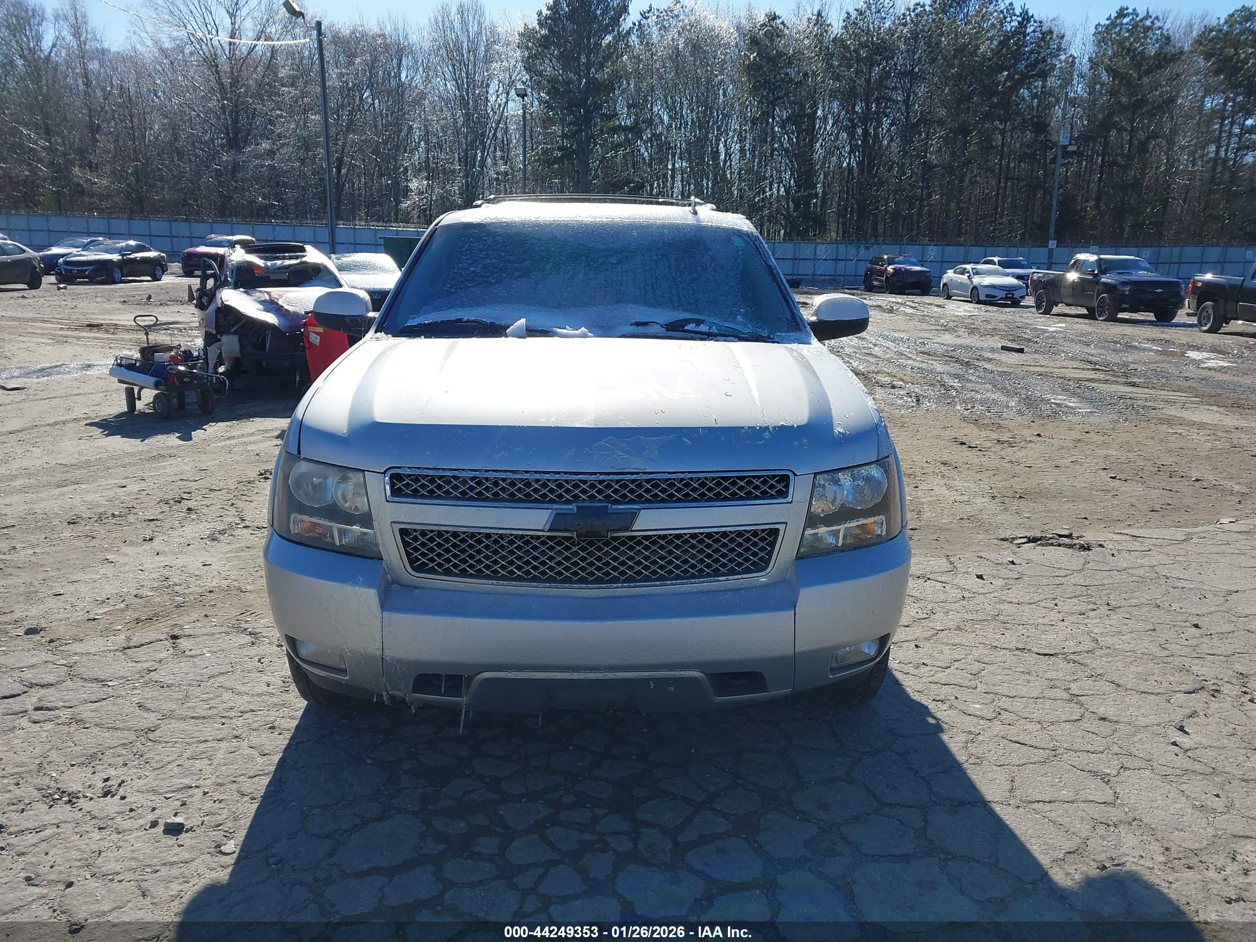 CHEVROLET TAHOE image 6