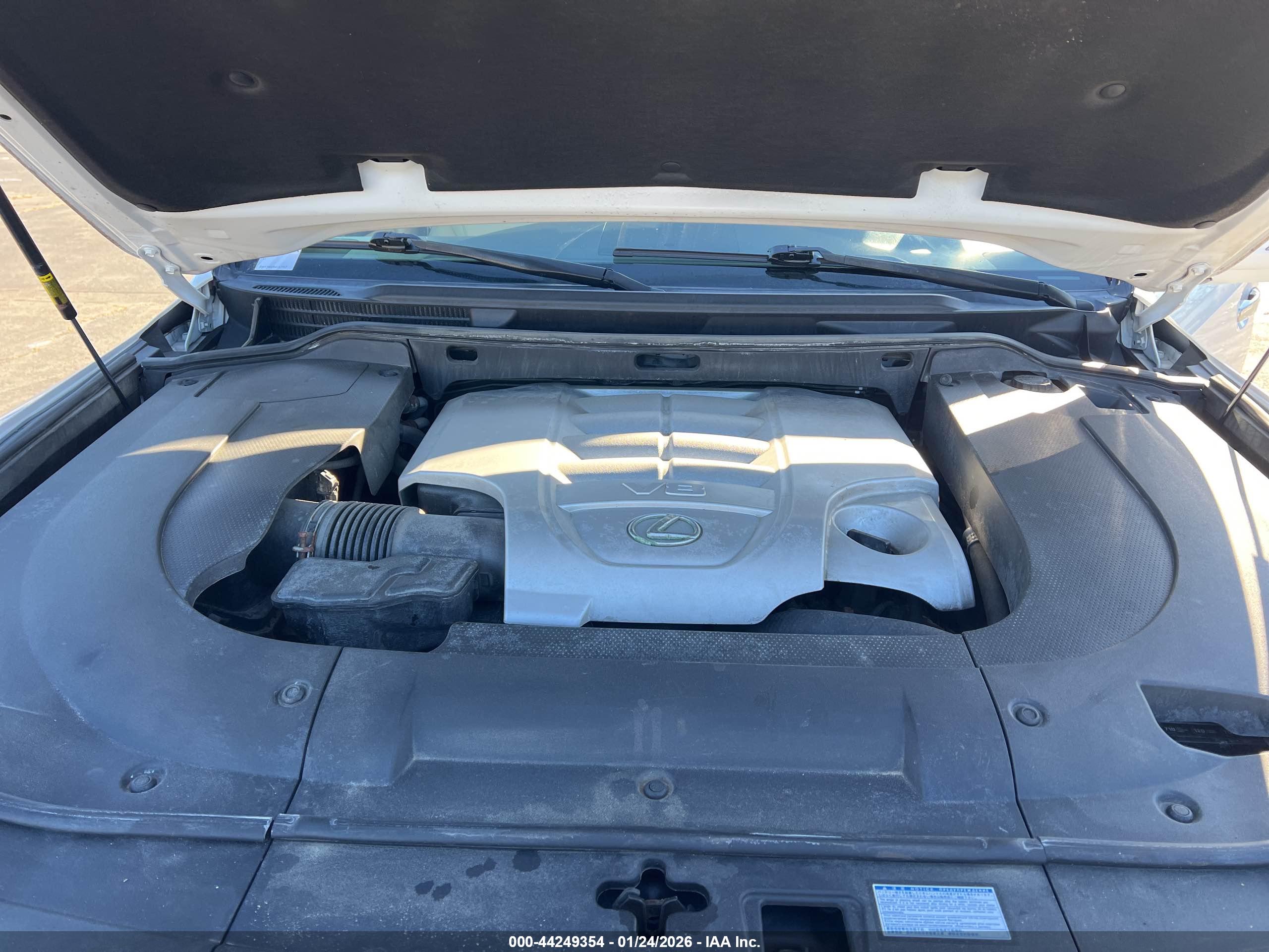 LEXUS LX image 10