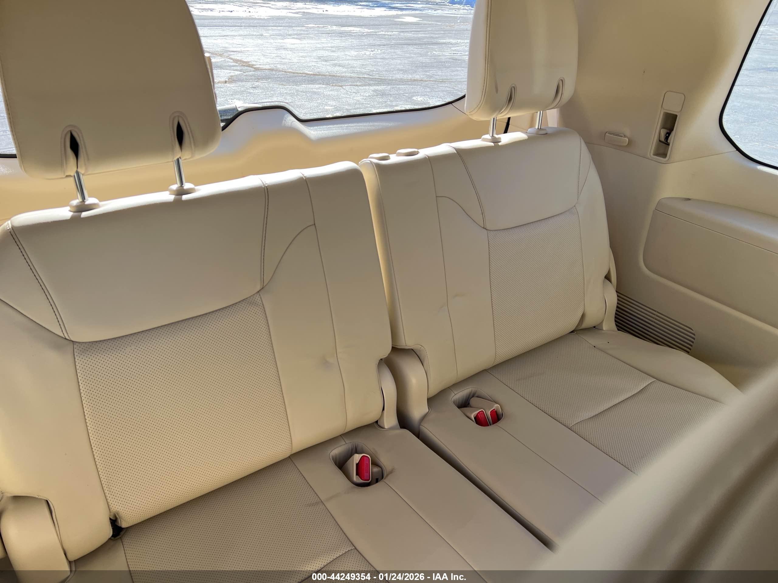LEXUS LX image 6