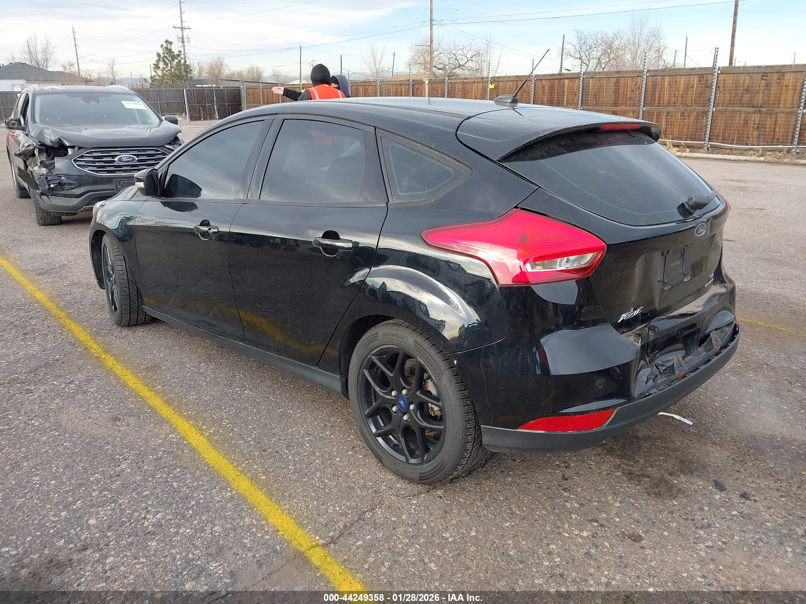 FORD FOCUS image 3
