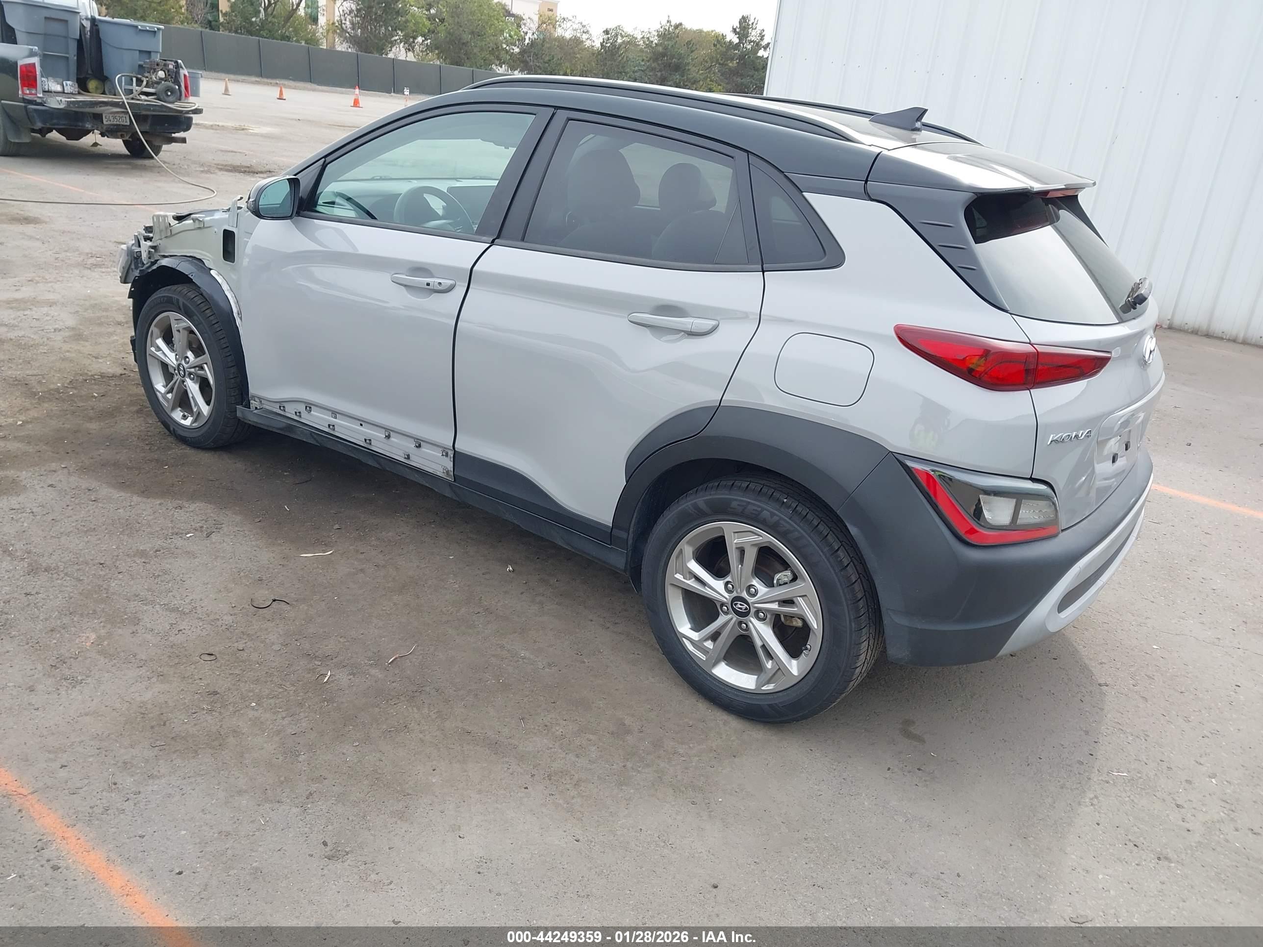 HYUNDAI KONA image 3