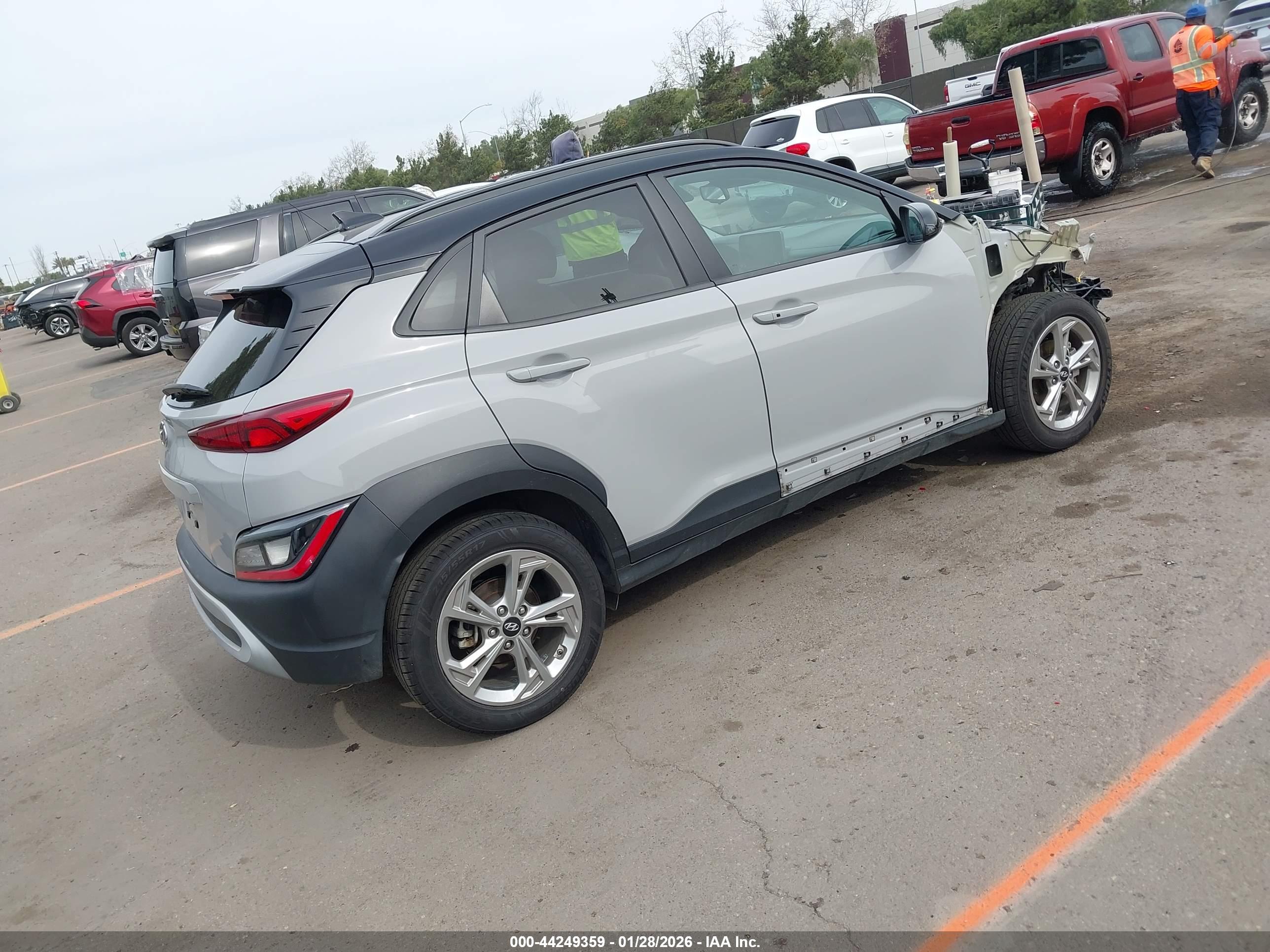 HYUNDAI KONA image 4