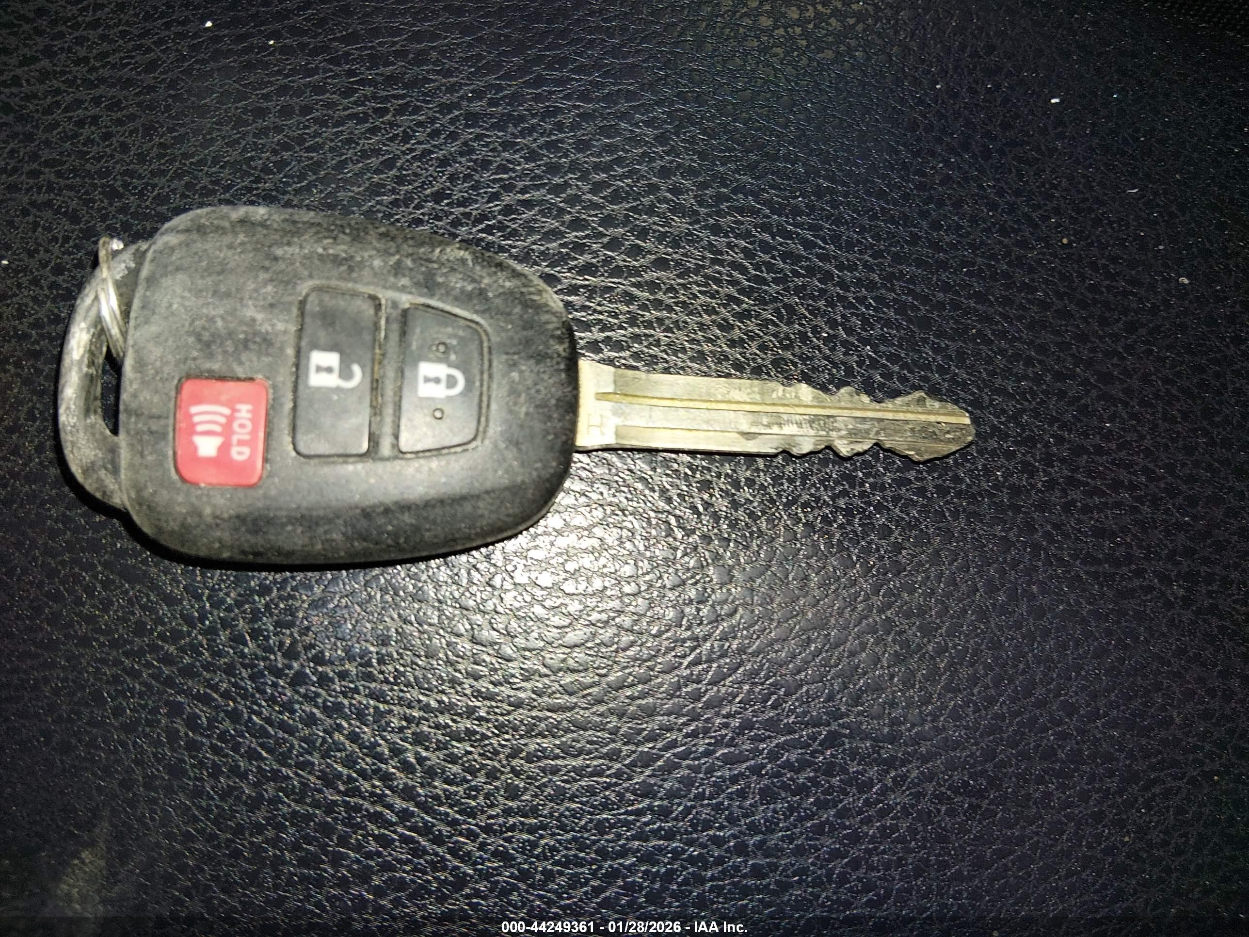 TOYOTA RAV4 image 11
