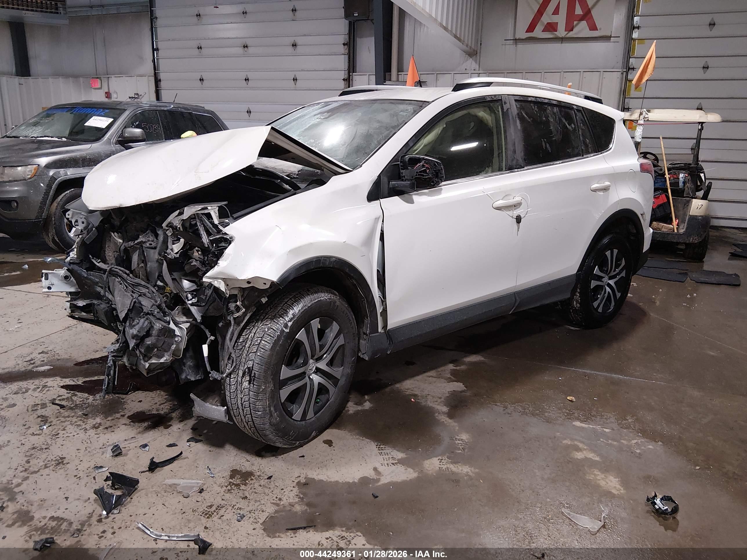 TOYOTA RAV4 image 2