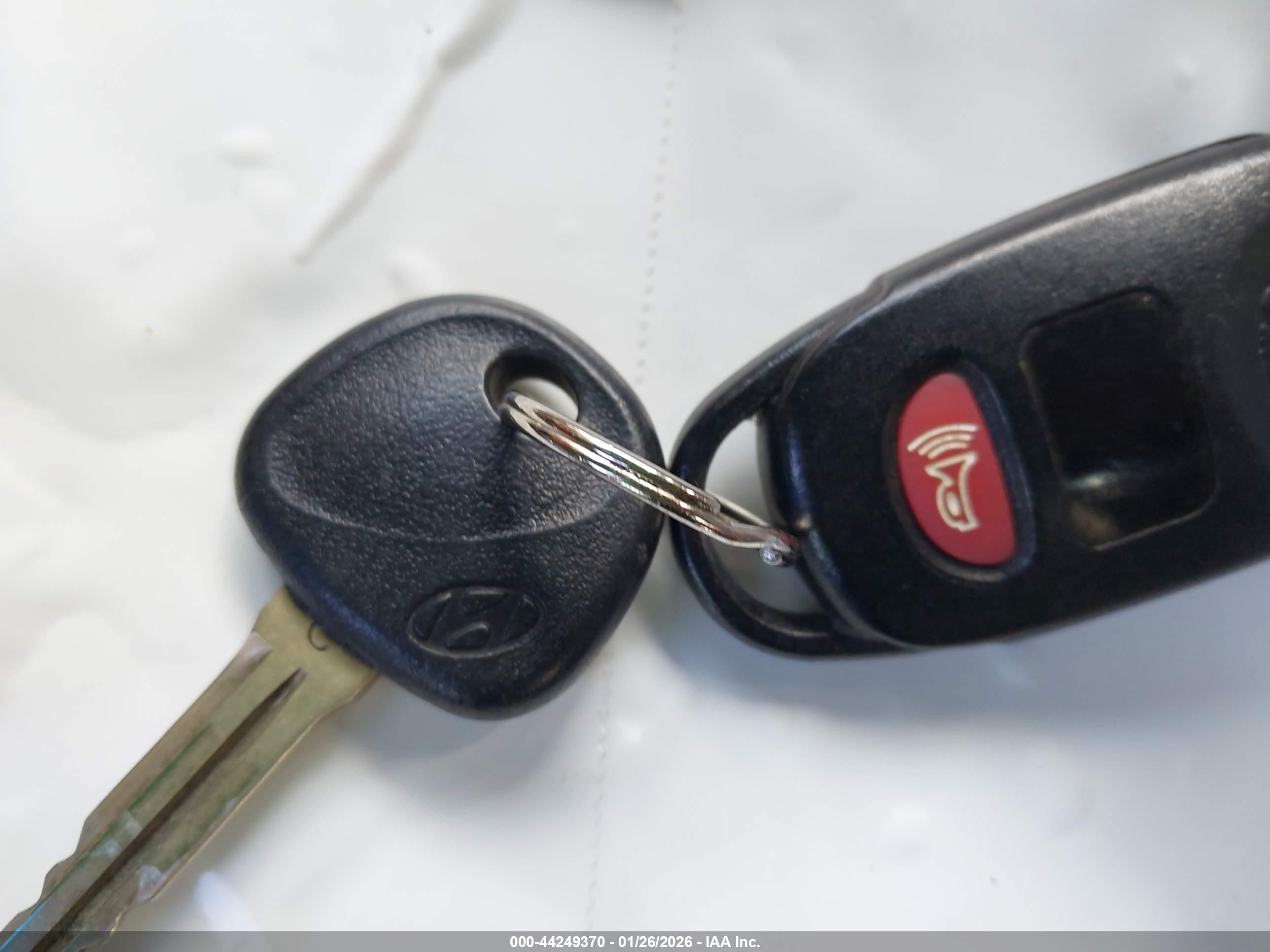 HYUNDAI ELANTRA image 11