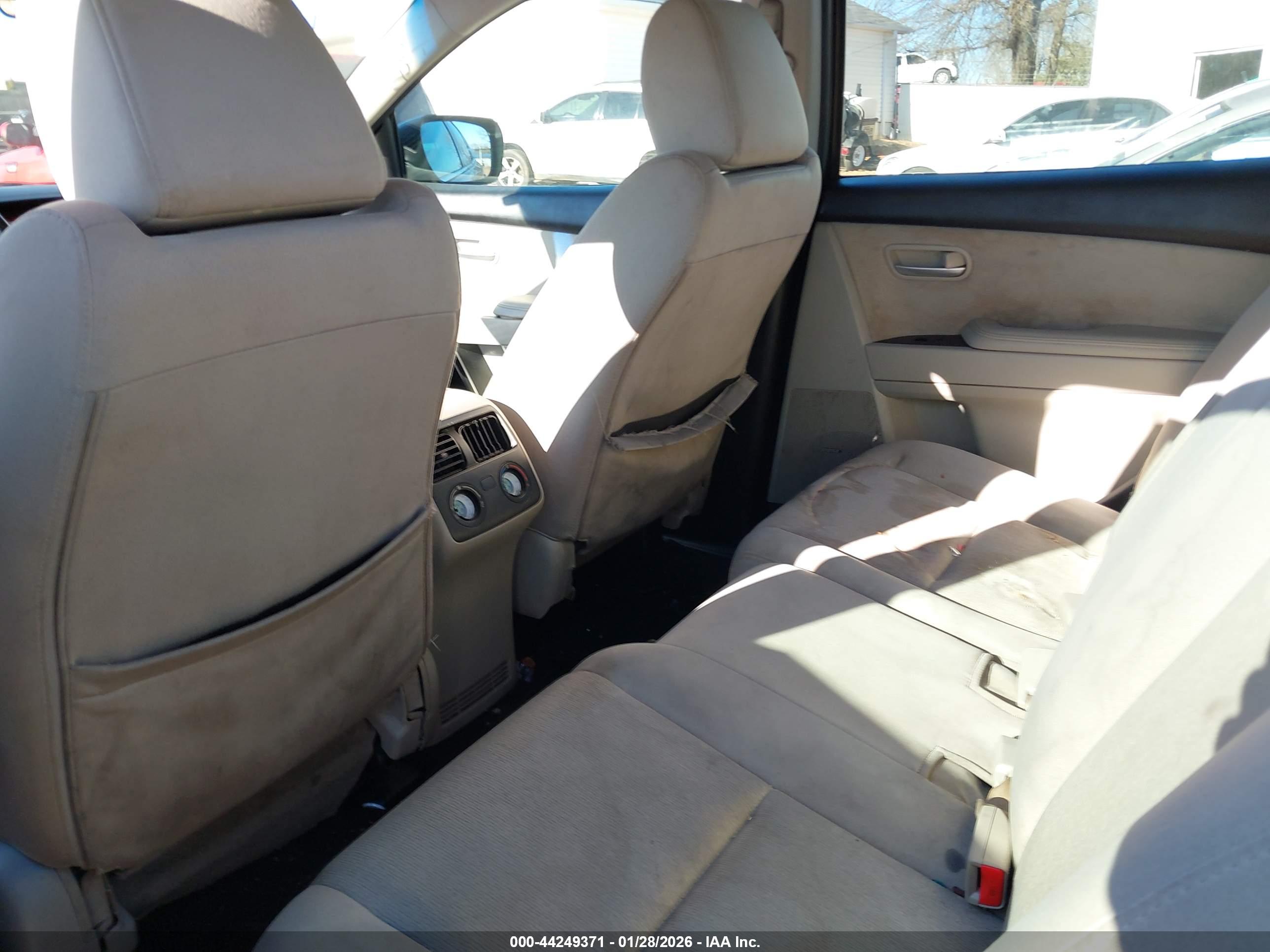 MAZDA CX-9 image 8