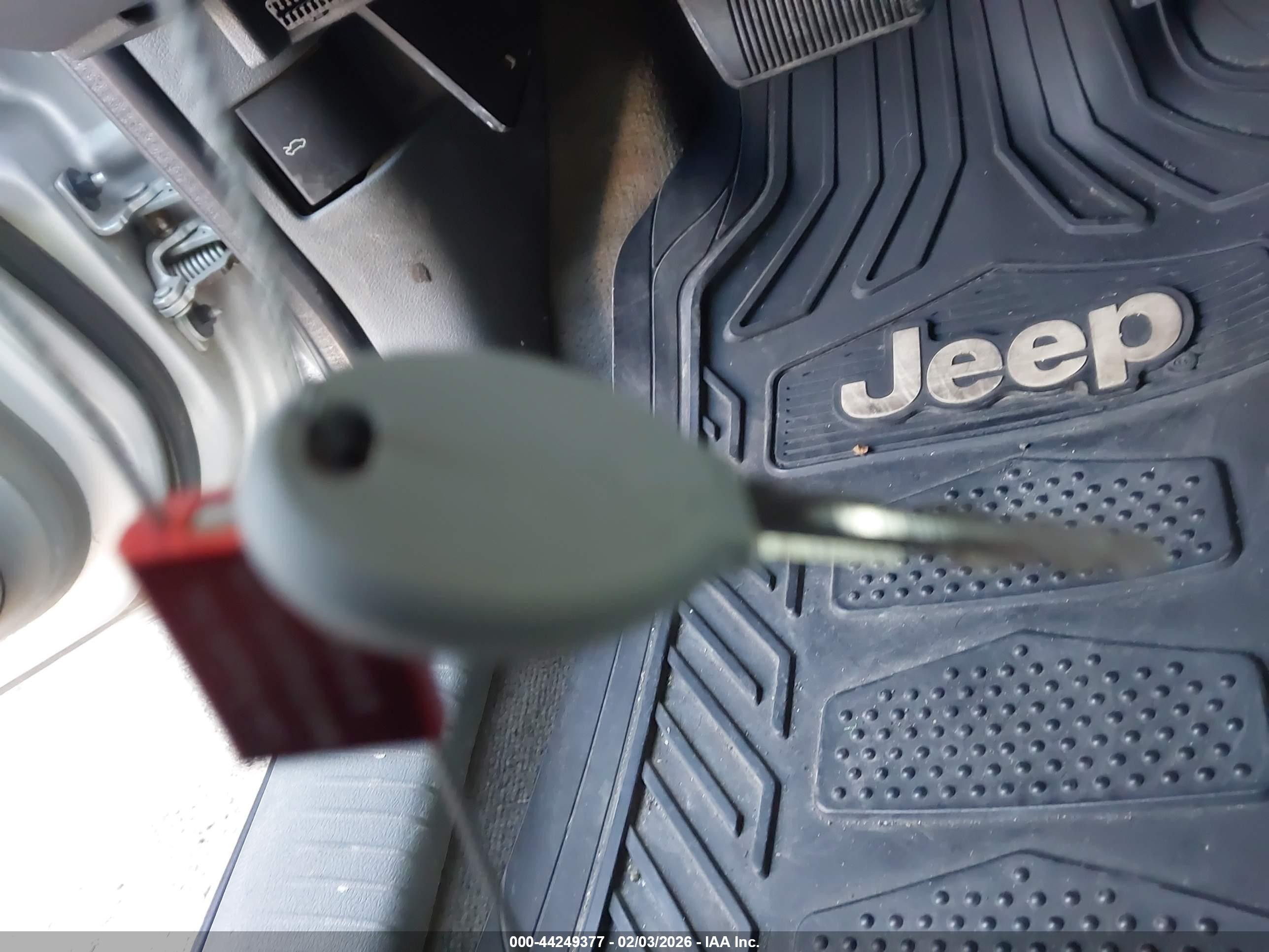 JEEP COMMANDER image 11