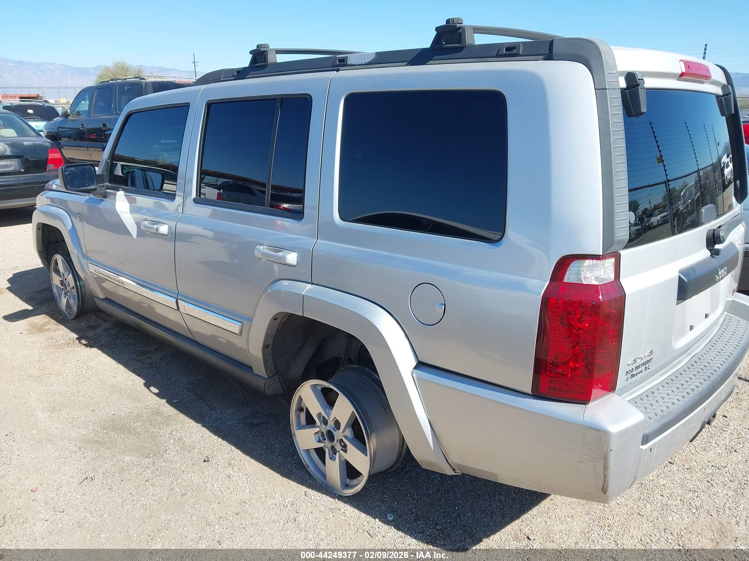 JEEP COMMANDER image 3