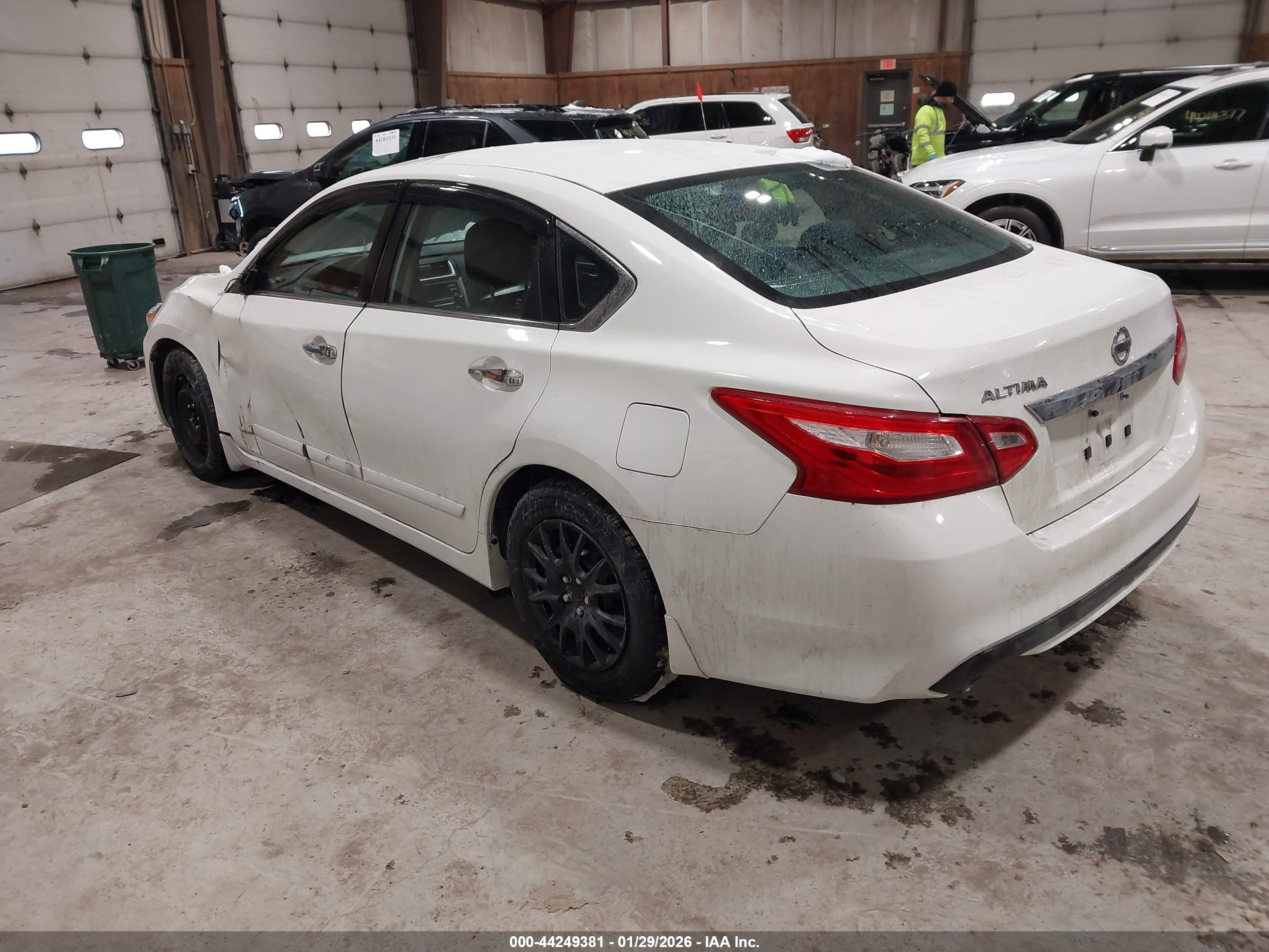 NISSAN ALTIMA image 3