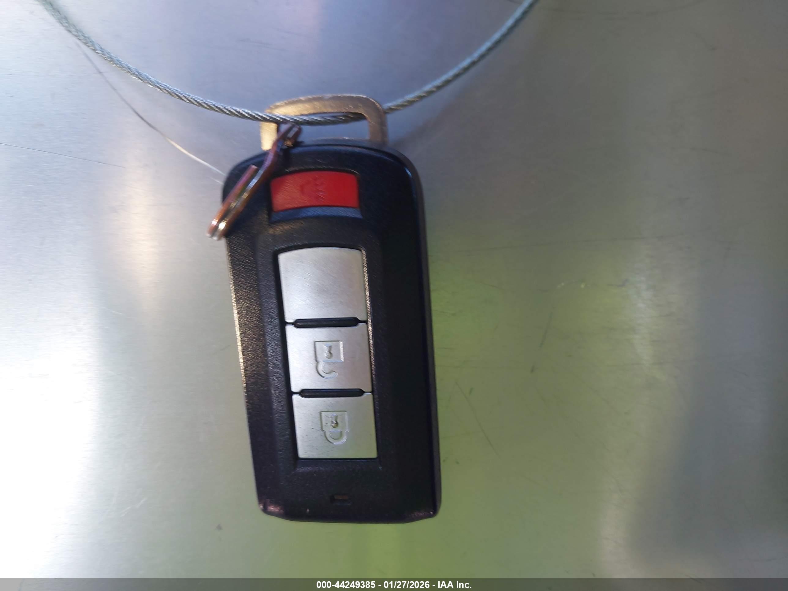 MITSUBISHI OUTLANDER image 11