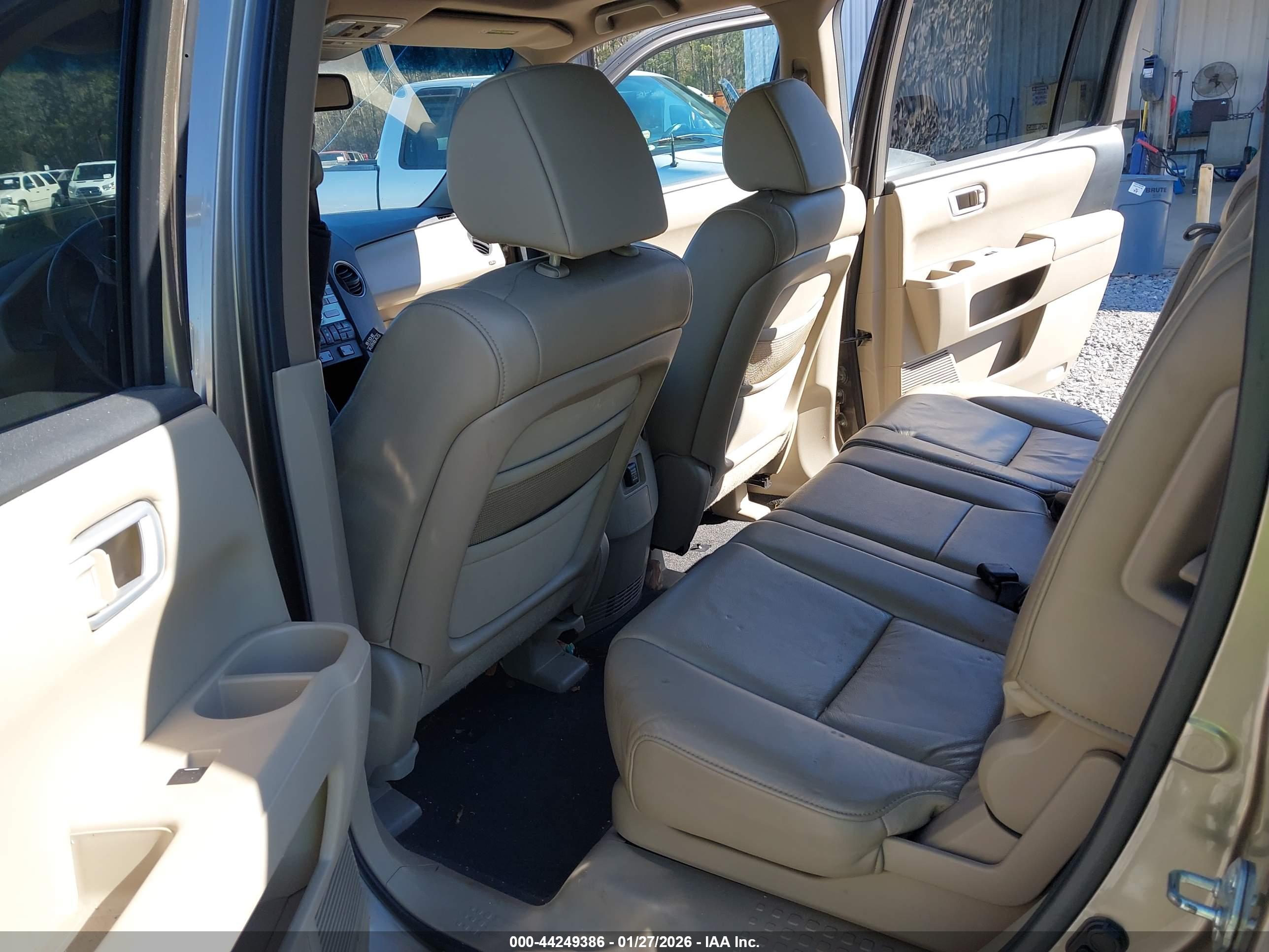 HONDA PILOT image 8