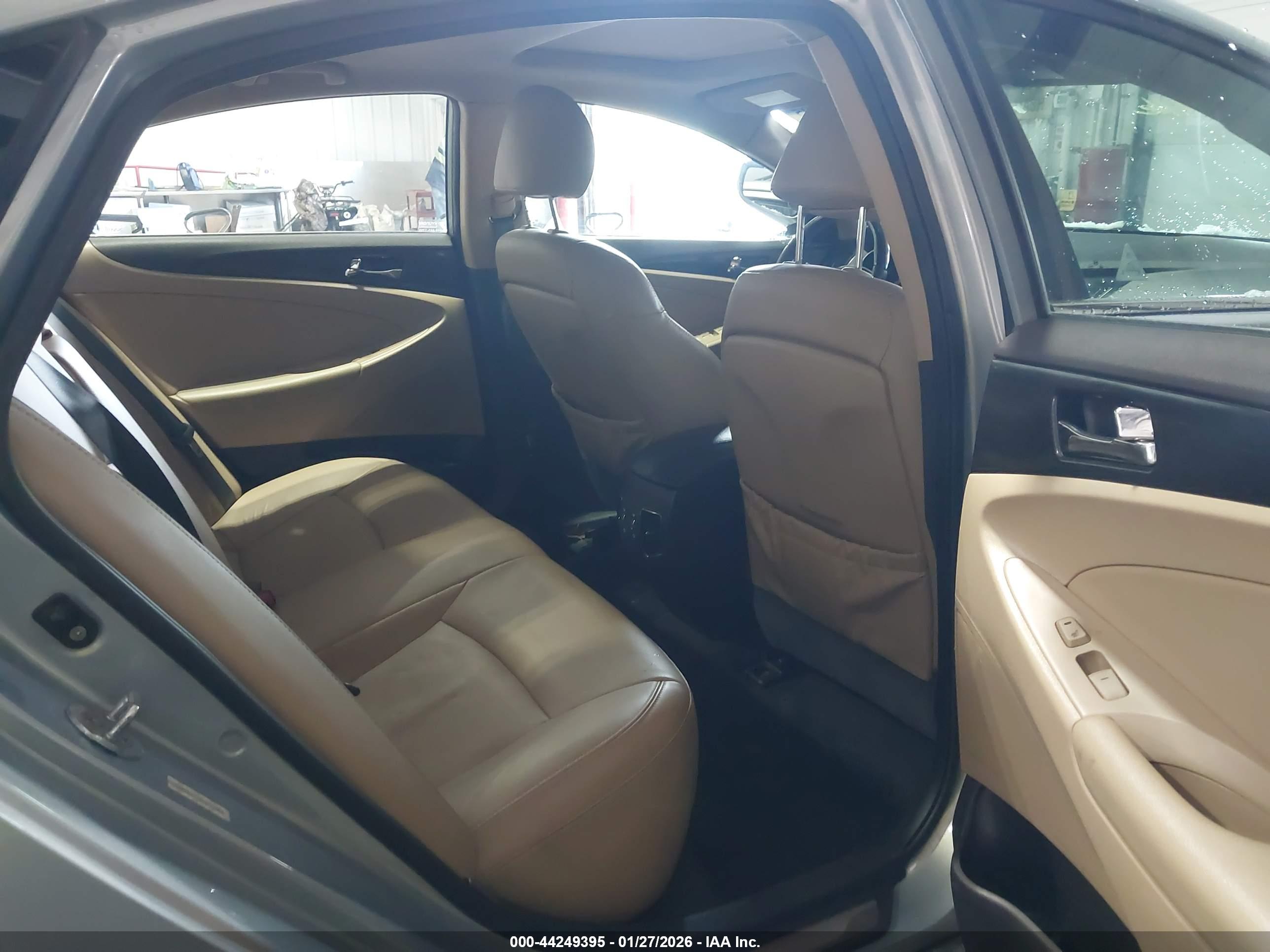 HYUNDAI SONATA image 8