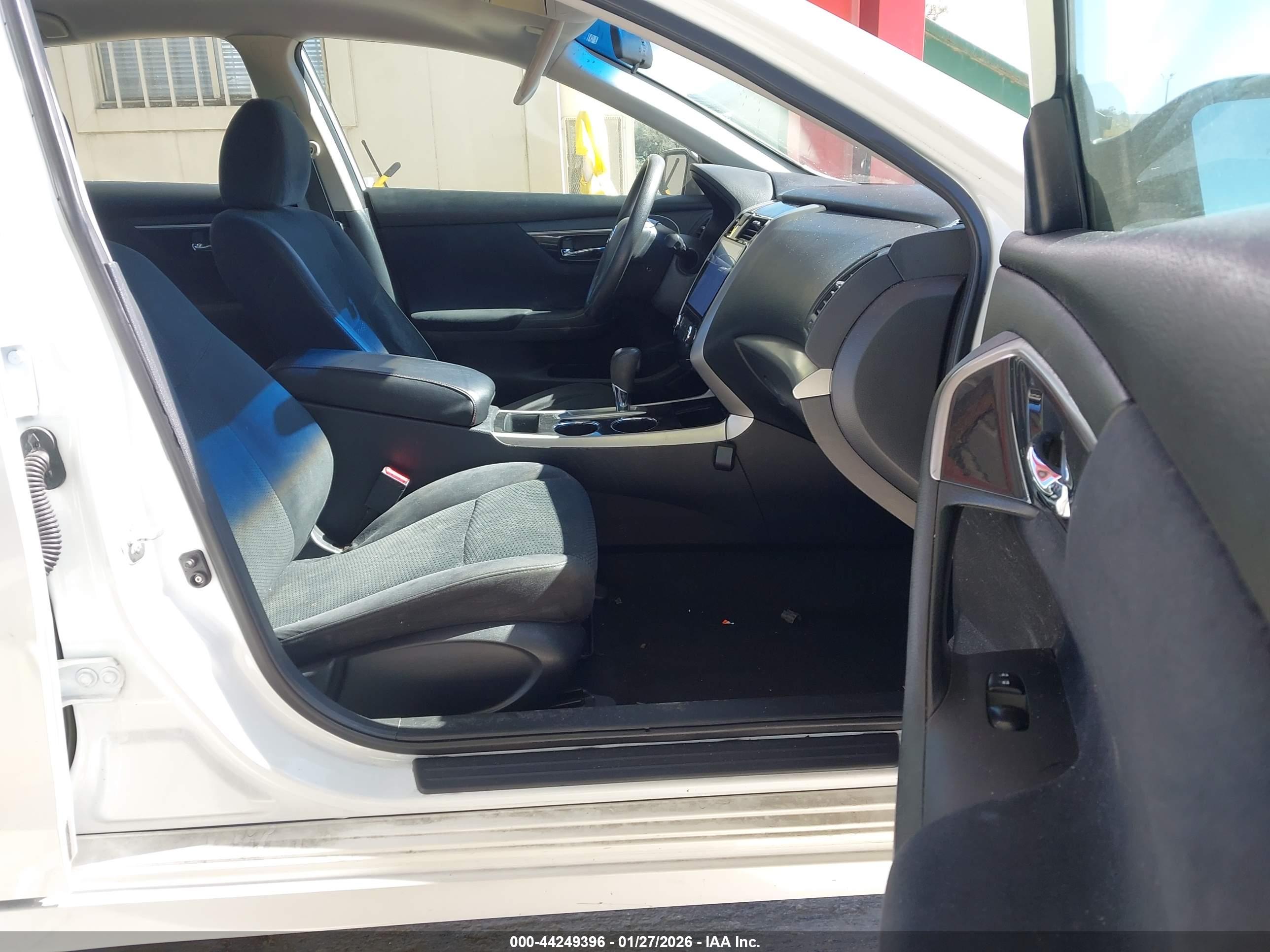 NISSAN ALTIMA image 5