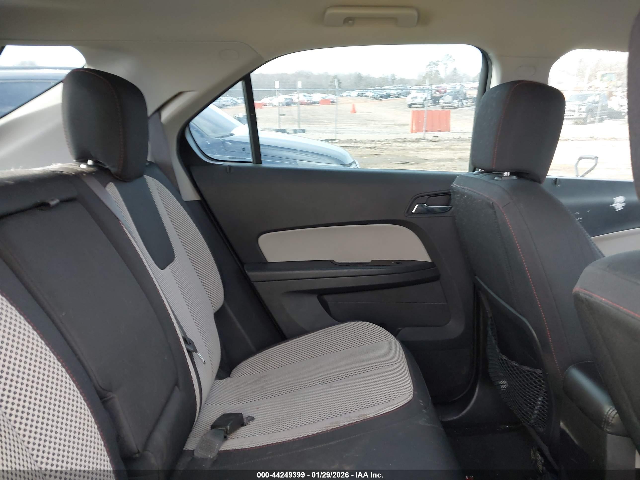 CHEVROLET EQUINOX image 8