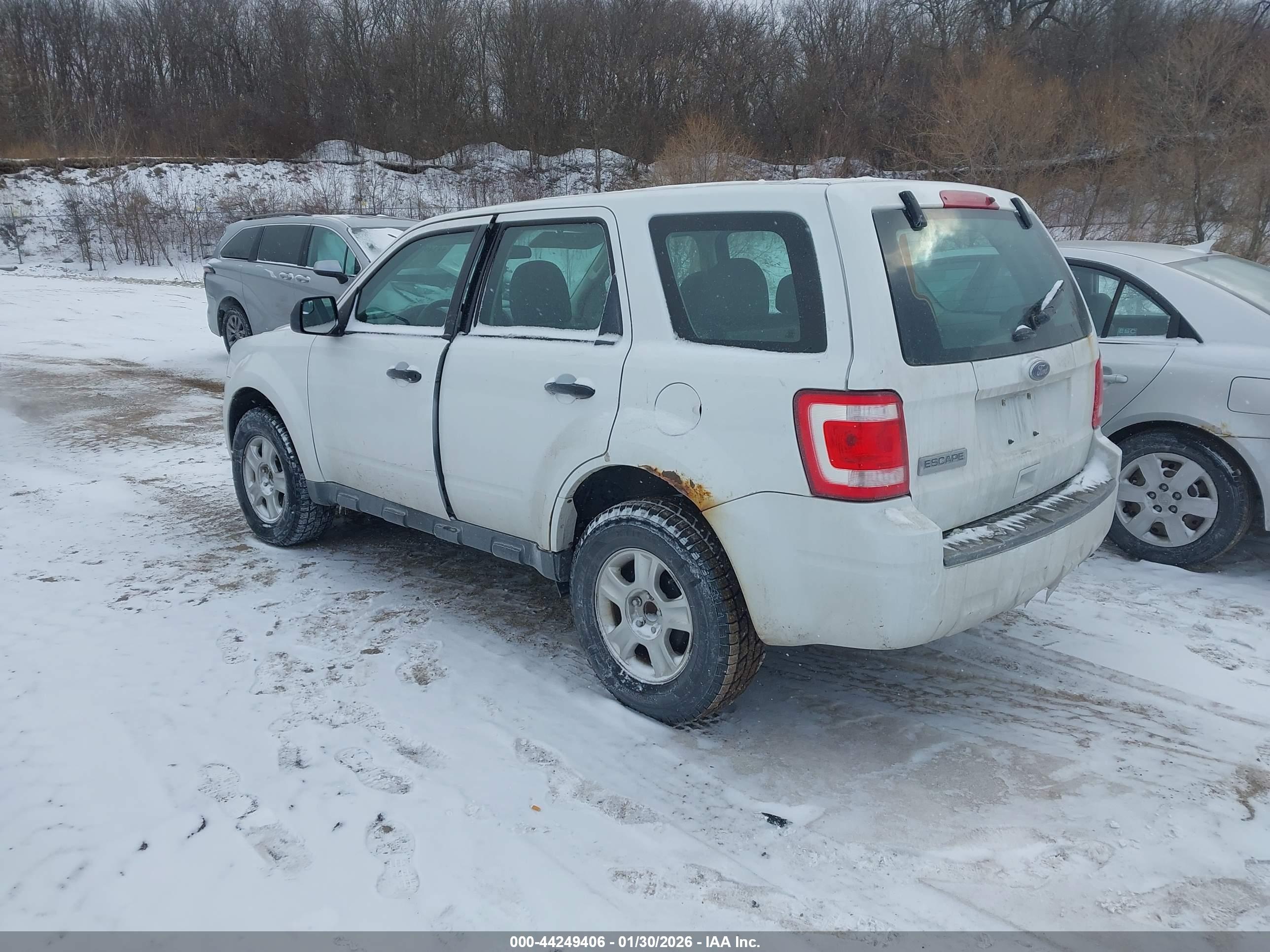 FORD ESCAPE image 3
