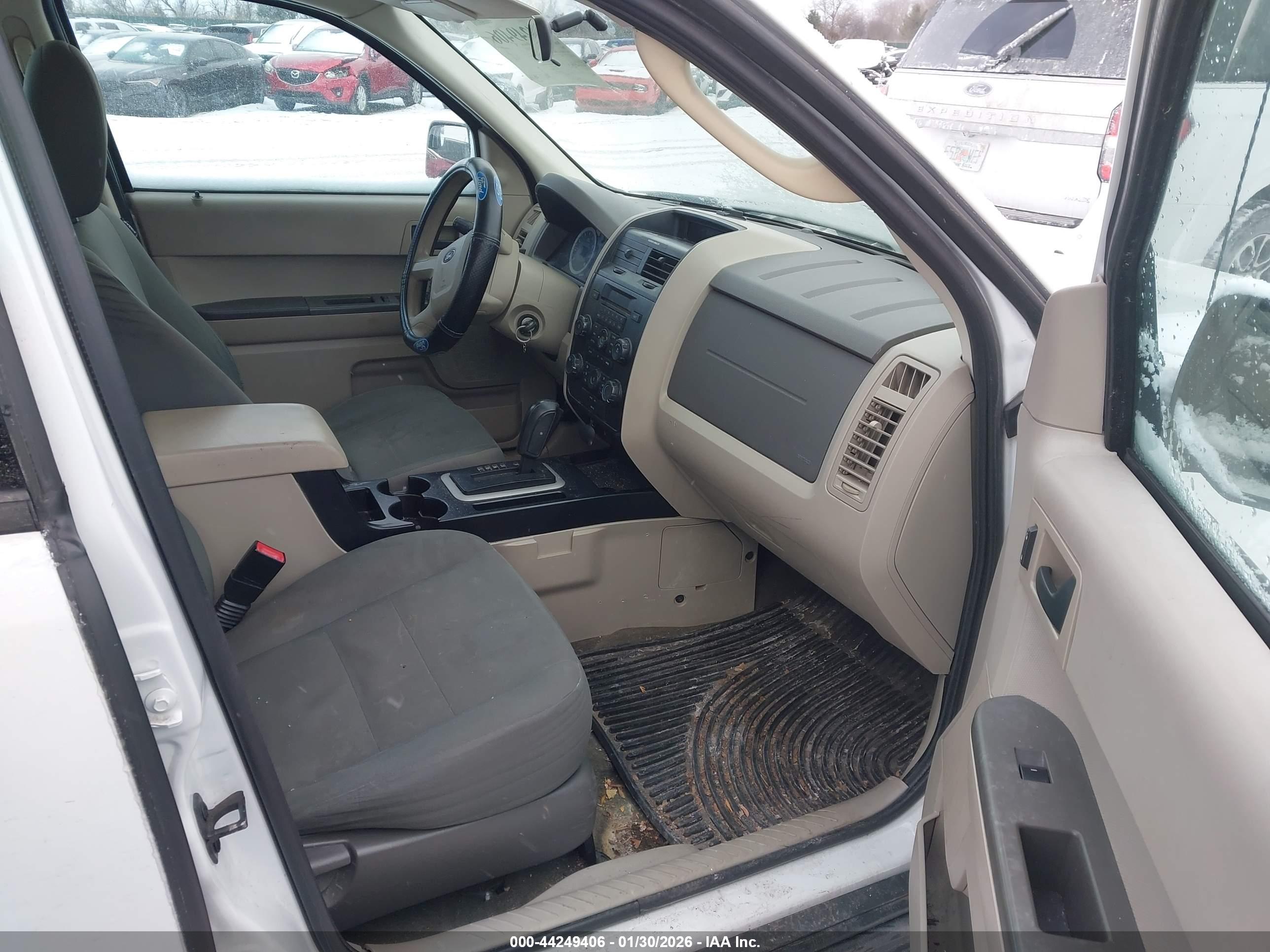 FORD ESCAPE image 5