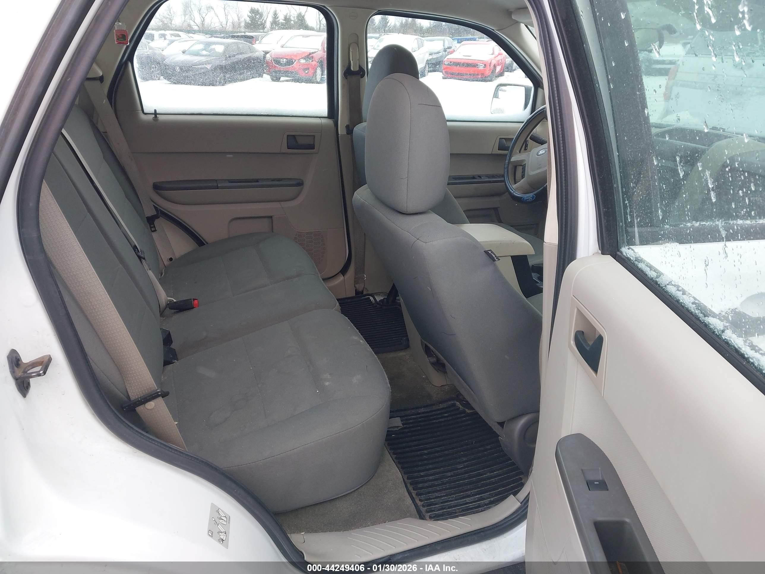 FORD ESCAPE image 8