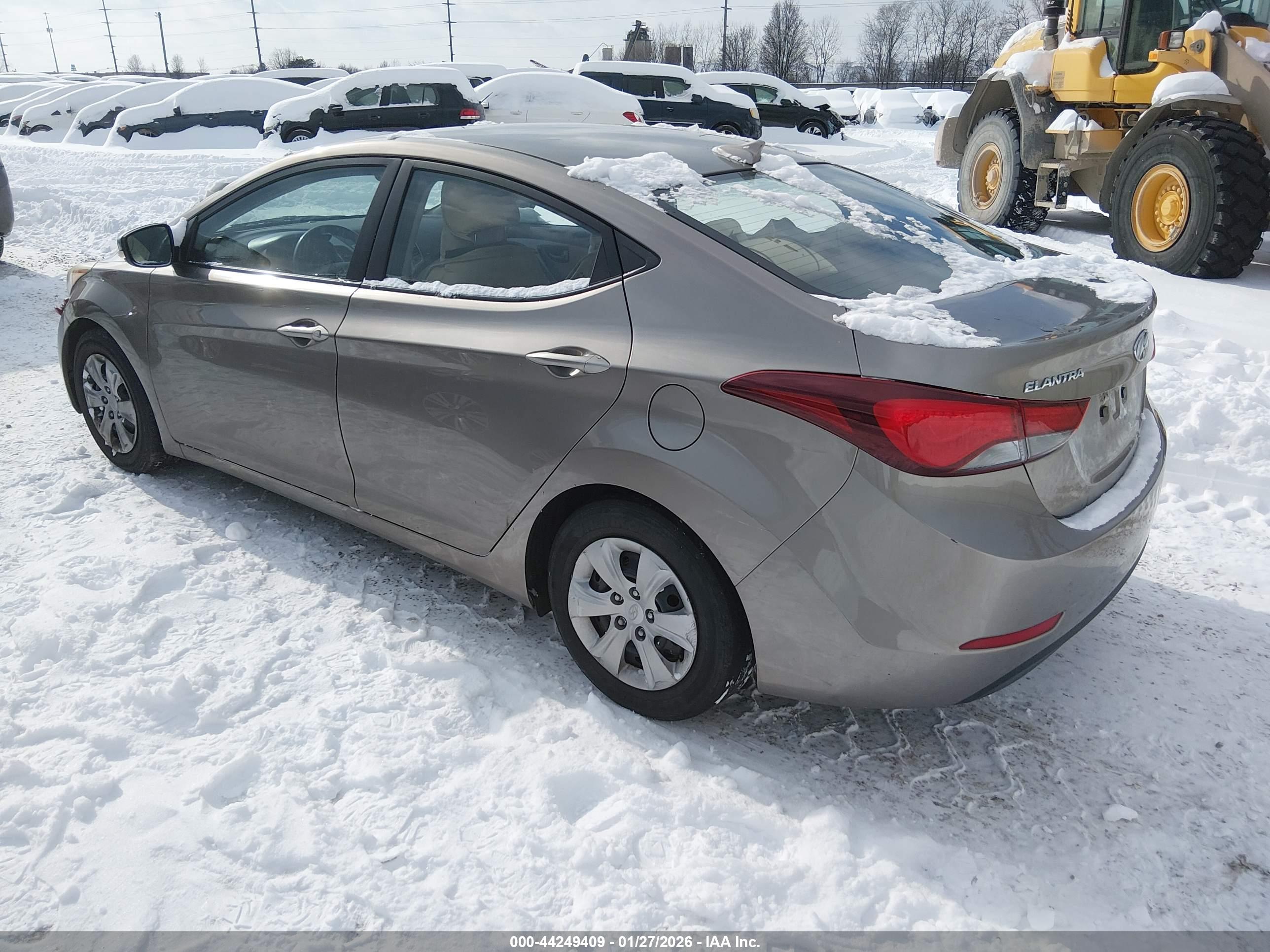 HYUNDAI ELANTRA image 3