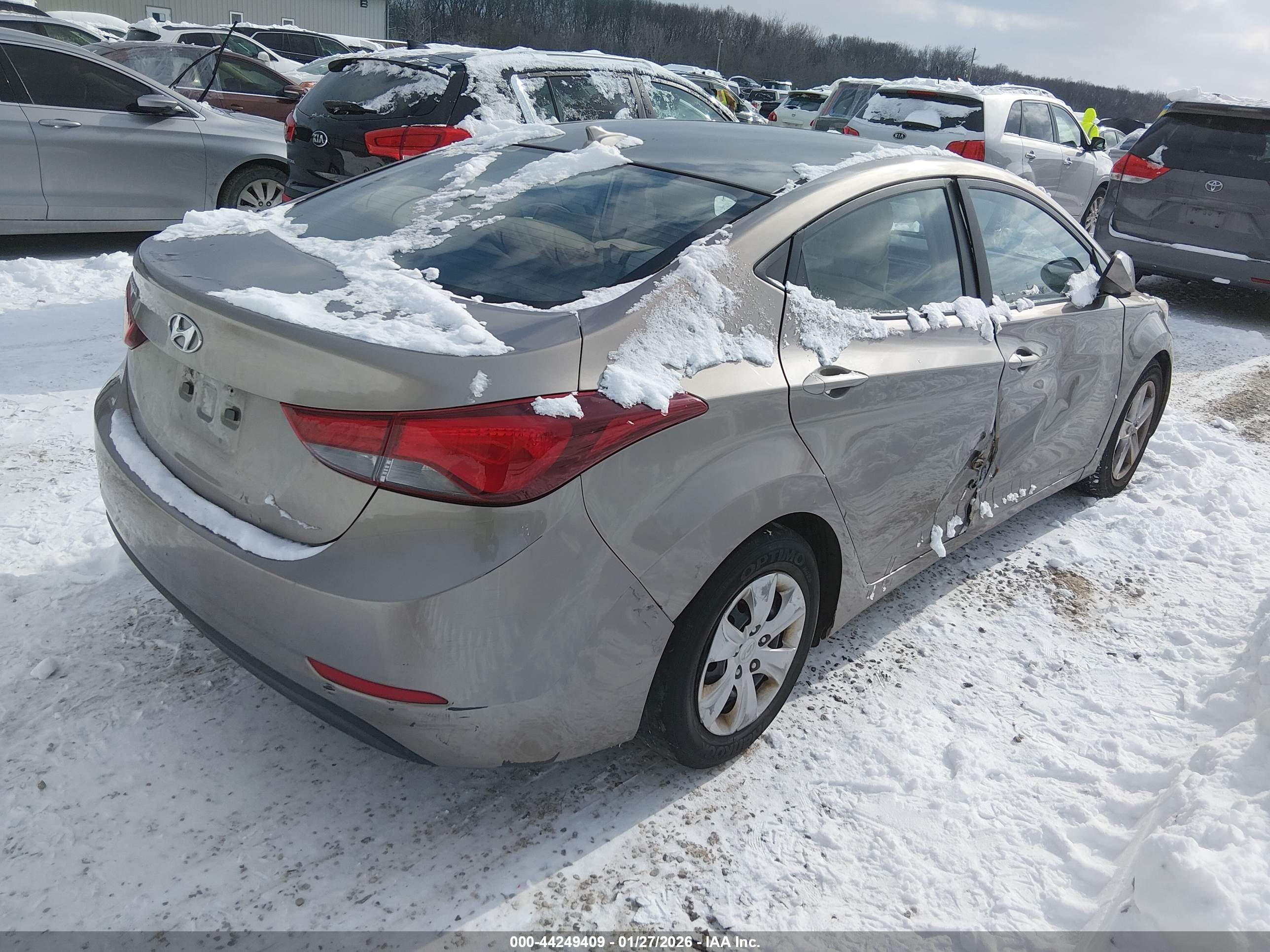 HYUNDAI ELANTRA image 4
