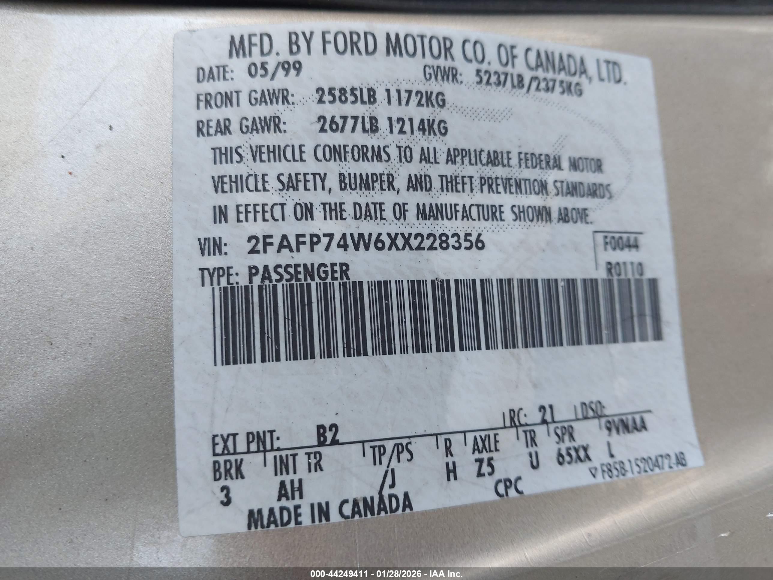 FORD CROWN image 9