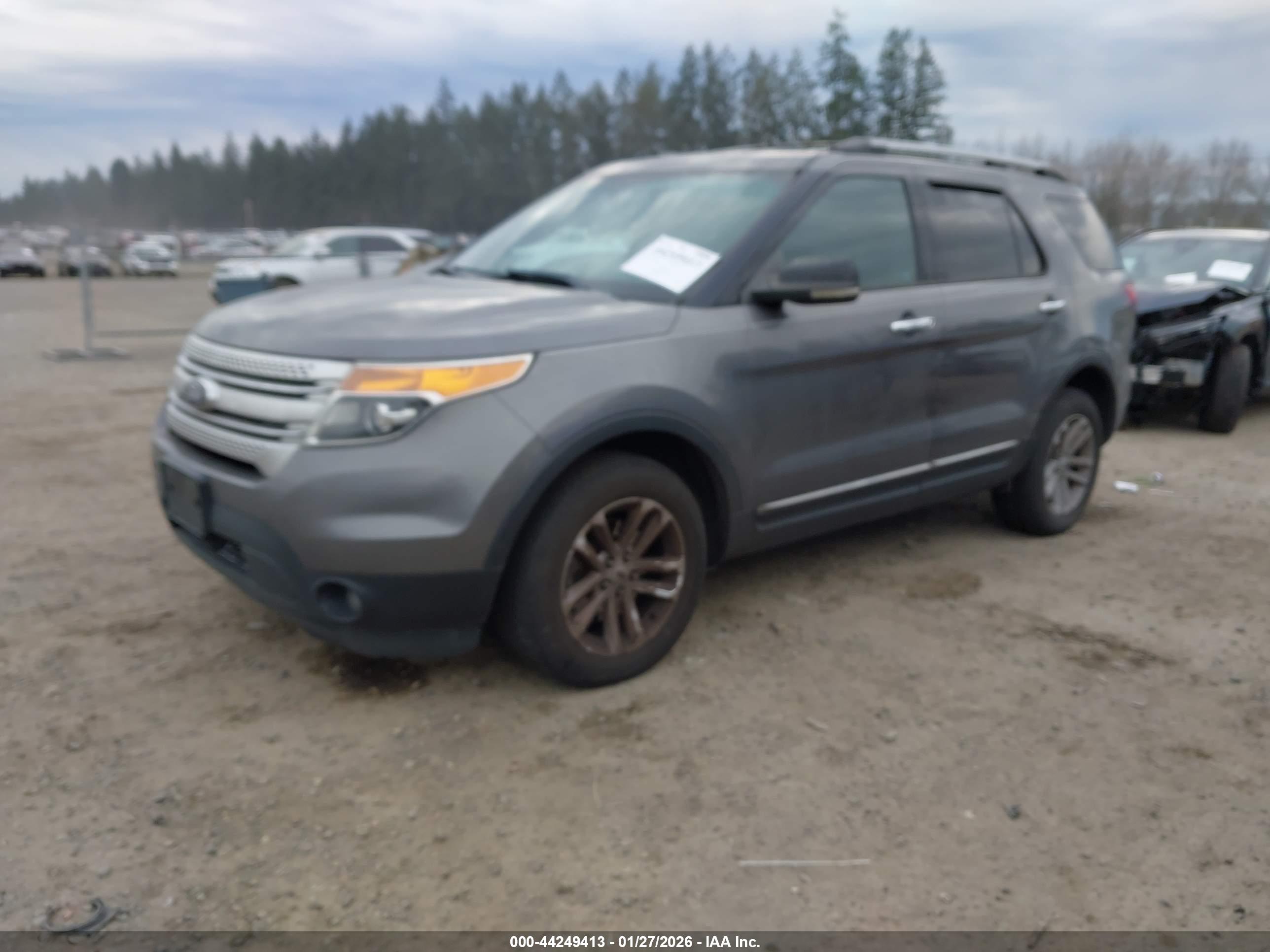 FORD EXPLORER image 2