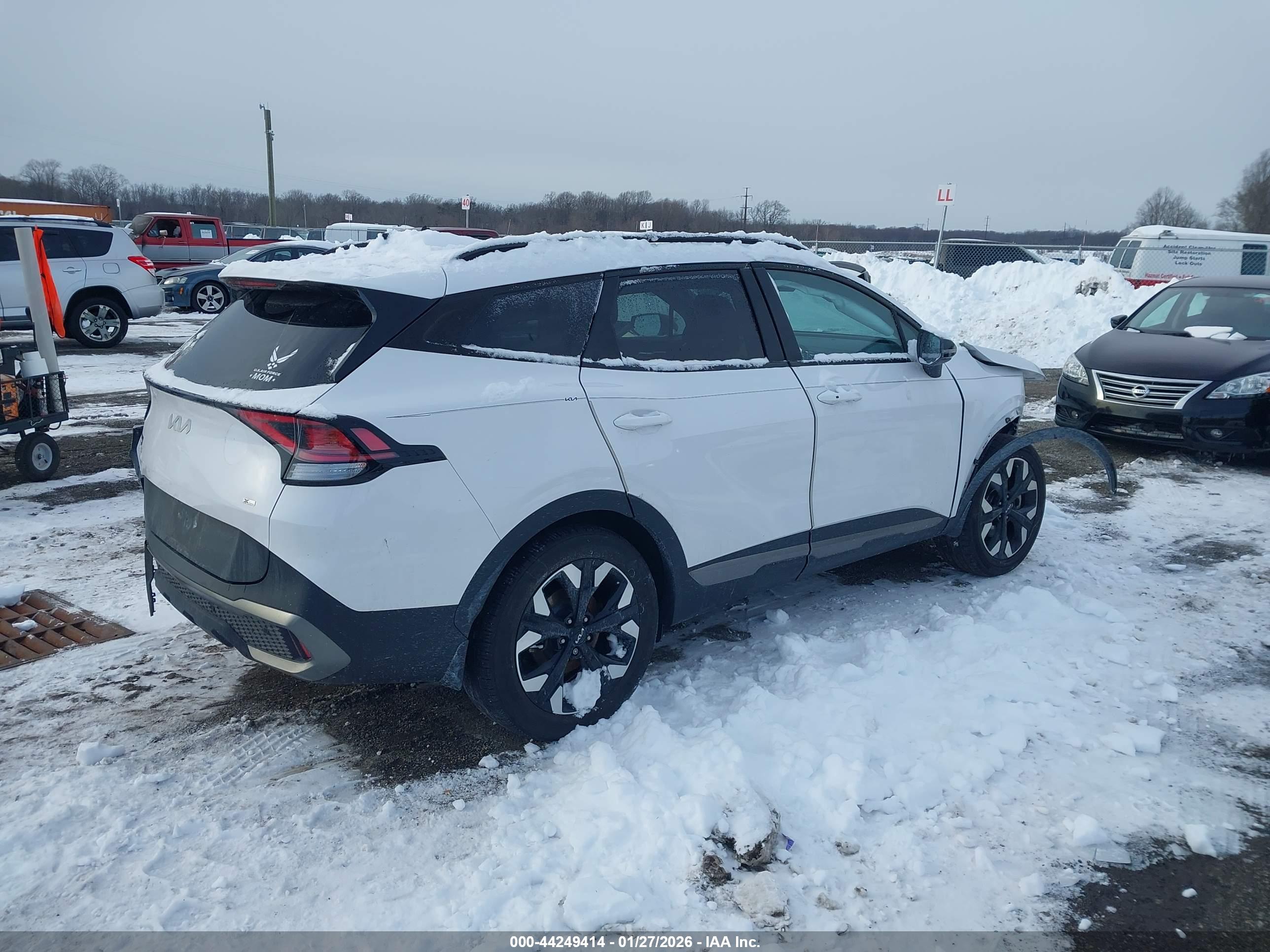 KIA SPORTAGE image 4