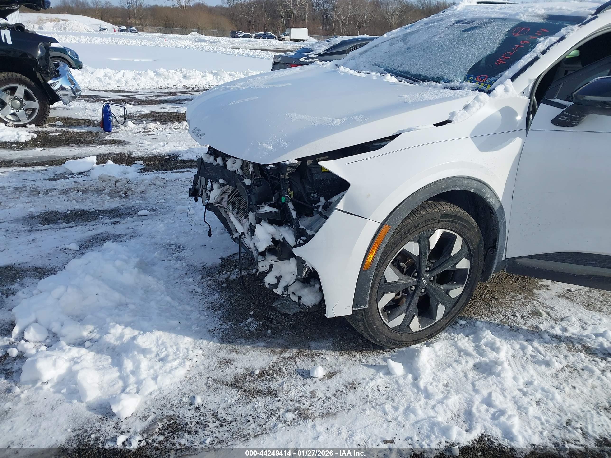 KIA SPORTAGE image 6