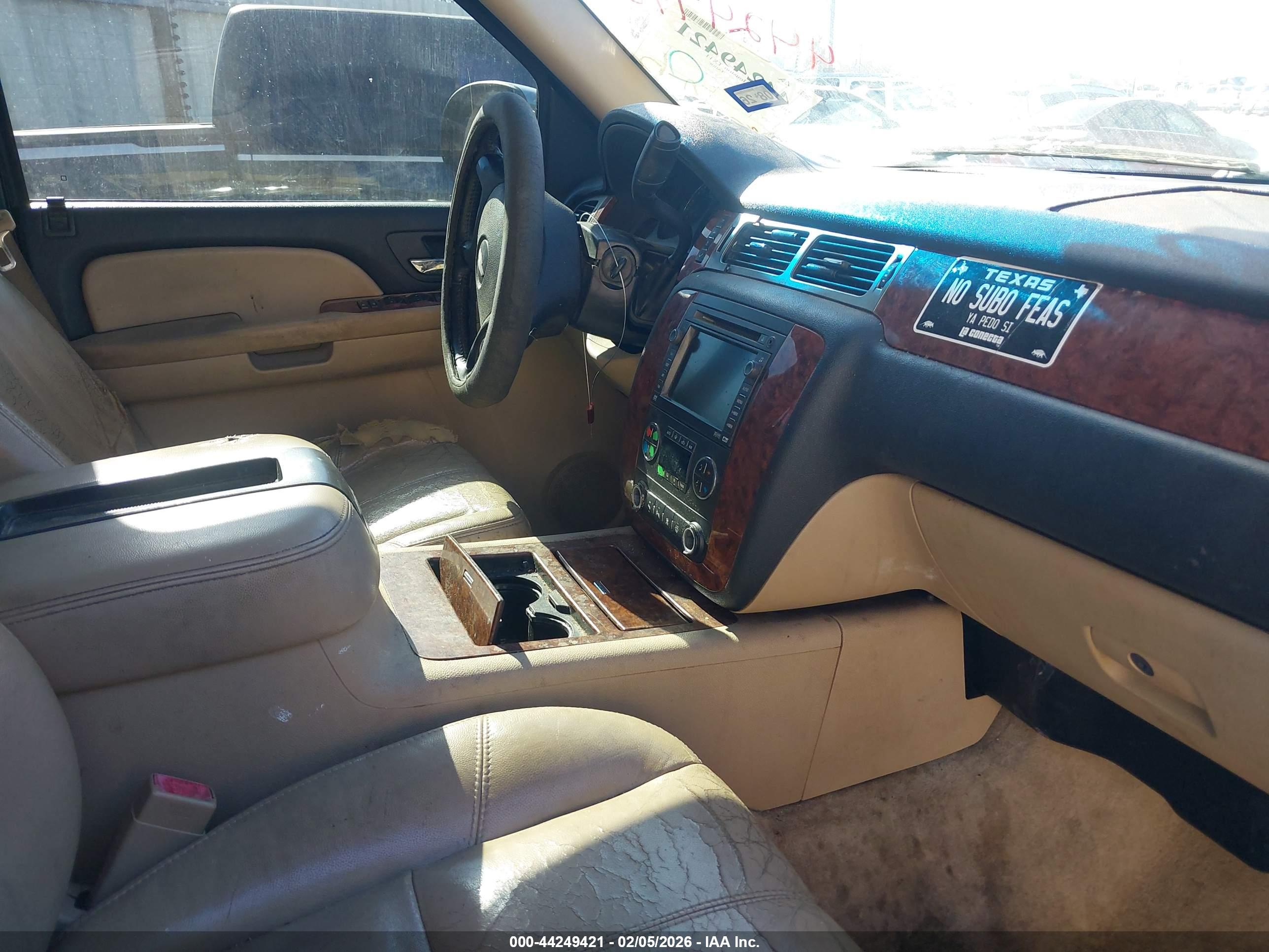 CHEVROLET TAHOE image 5