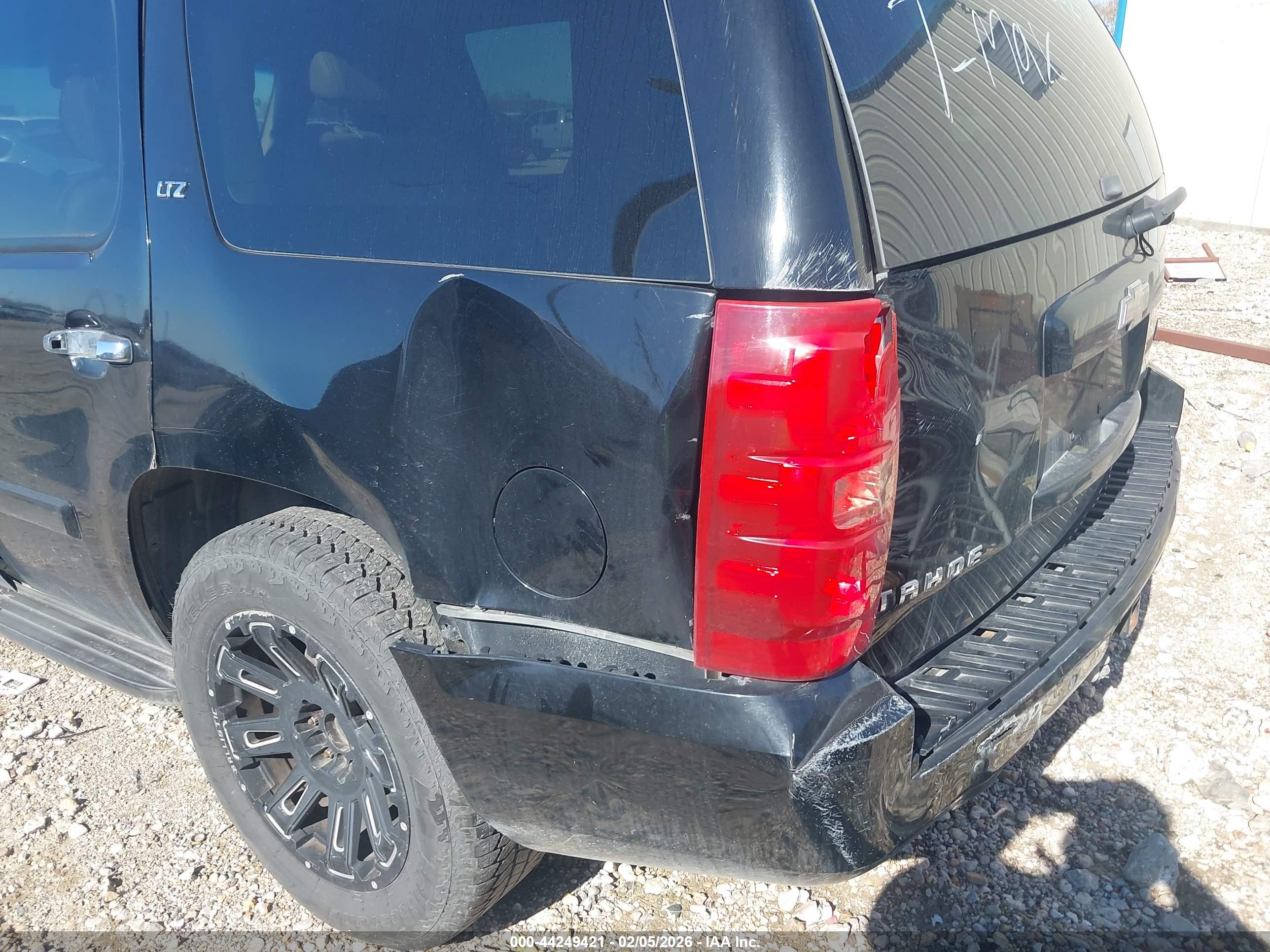 CHEVROLET TAHOE image 6